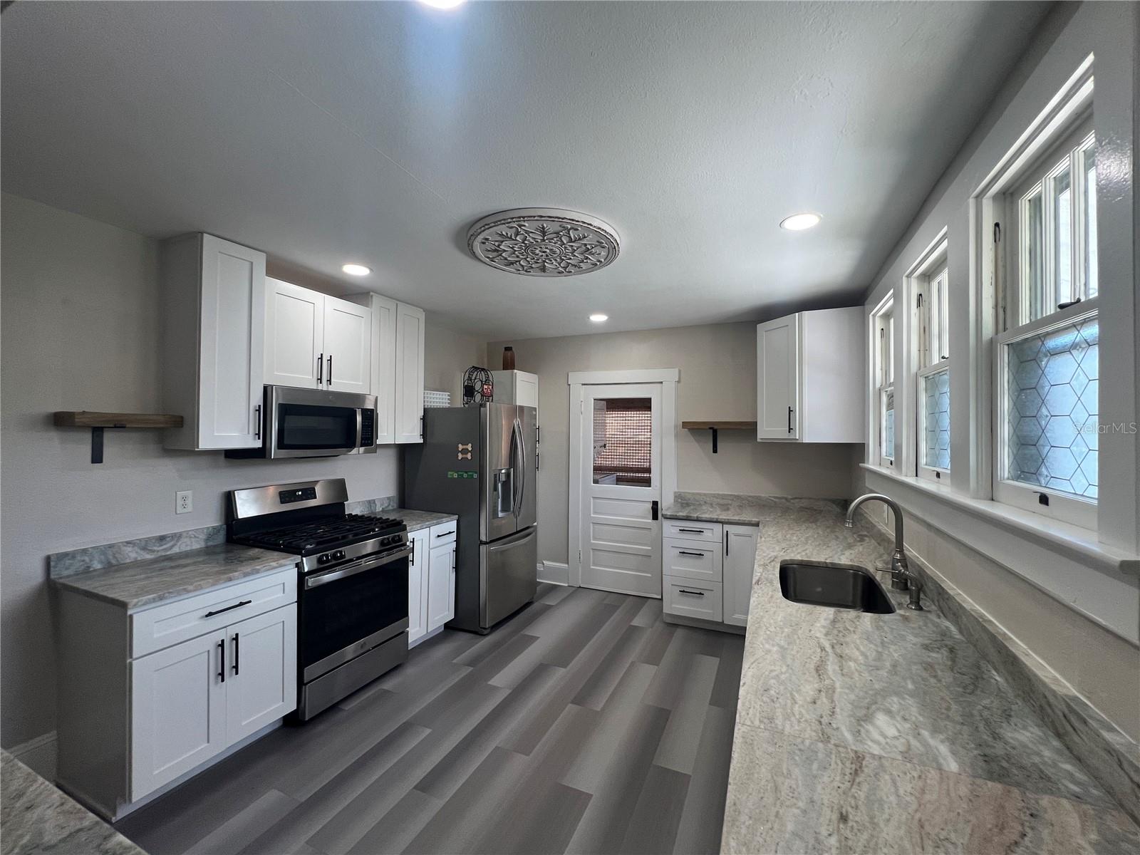 914 17TH ST W, BRADENTON, FL, 34205