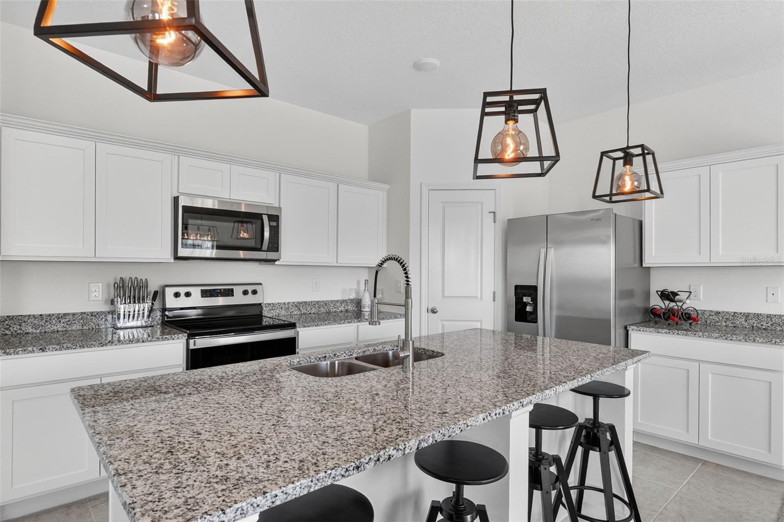 1691 BEAR MOUNTAIN LN, MINNEOLA, FL, 34715