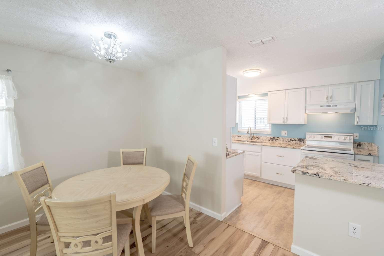 456 CIRCLEWOOD DR #L7, VENICE, FL, 34293