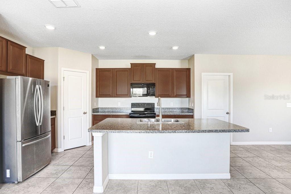 6307 TRENT CREEK DR, SUN CITY CENTER, FL, 33573