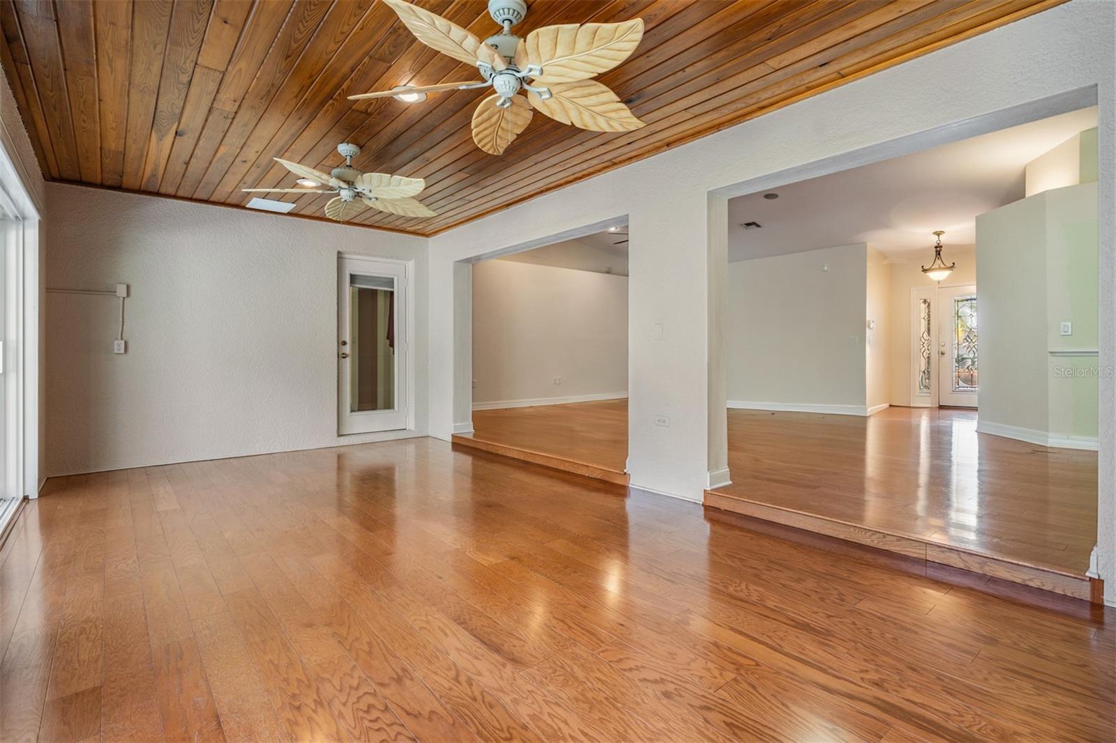 10133 COLLAR DR, SAN ANTONIO, FL, 33576