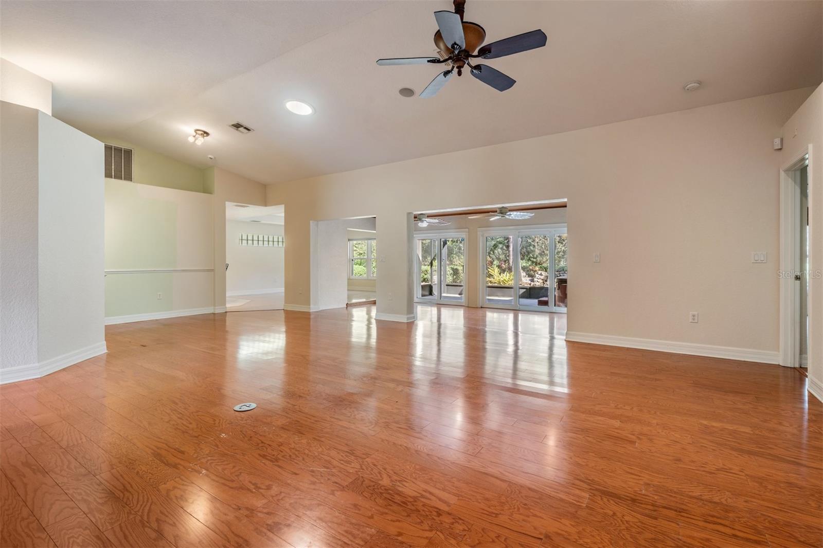 10133 COLLAR DR, SAN ANTONIO, FL, 33576