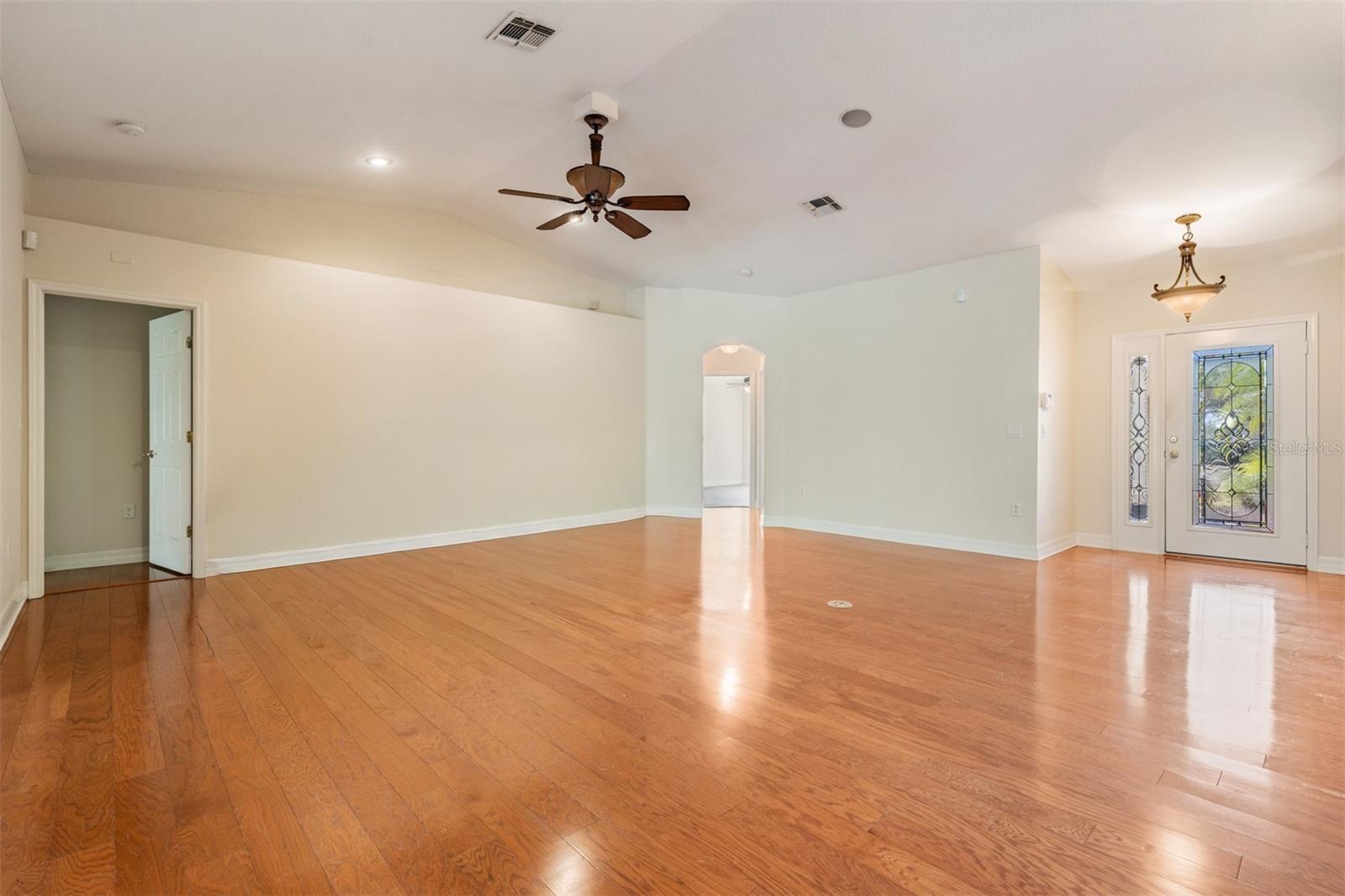 10133 COLLAR DR, SAN ANTONIO, FL, 33576