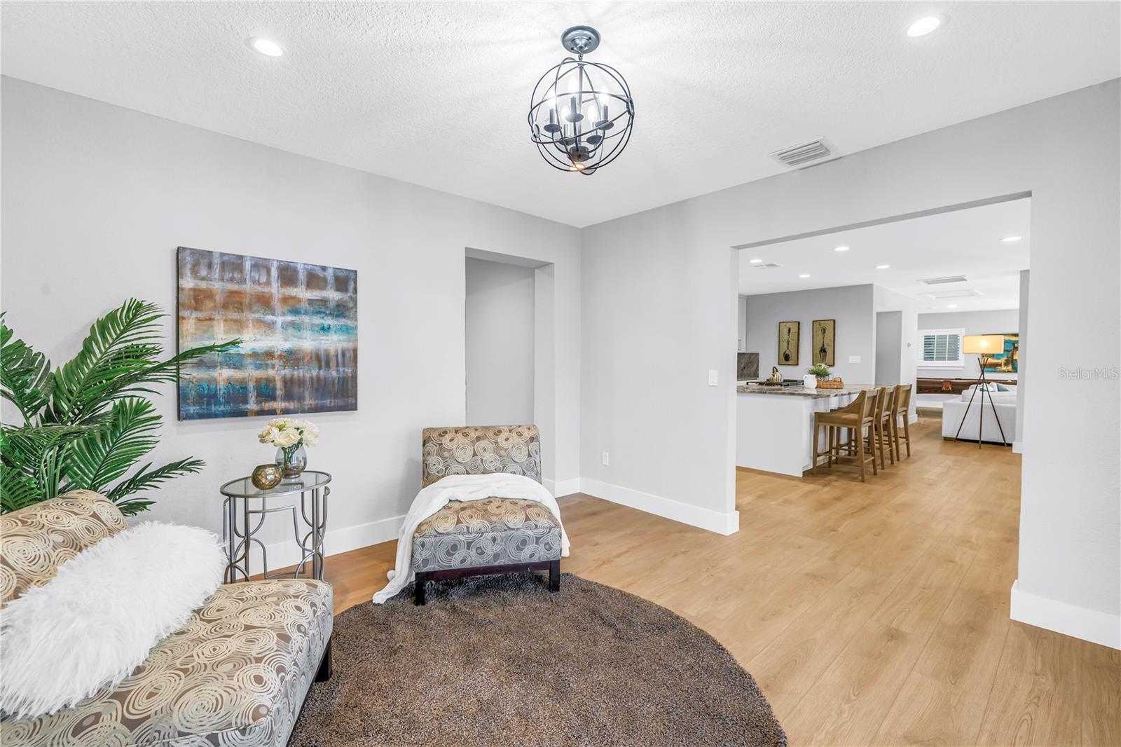 134 RIVIERA WAY NE, ST PETERSBURG, FL, 33704