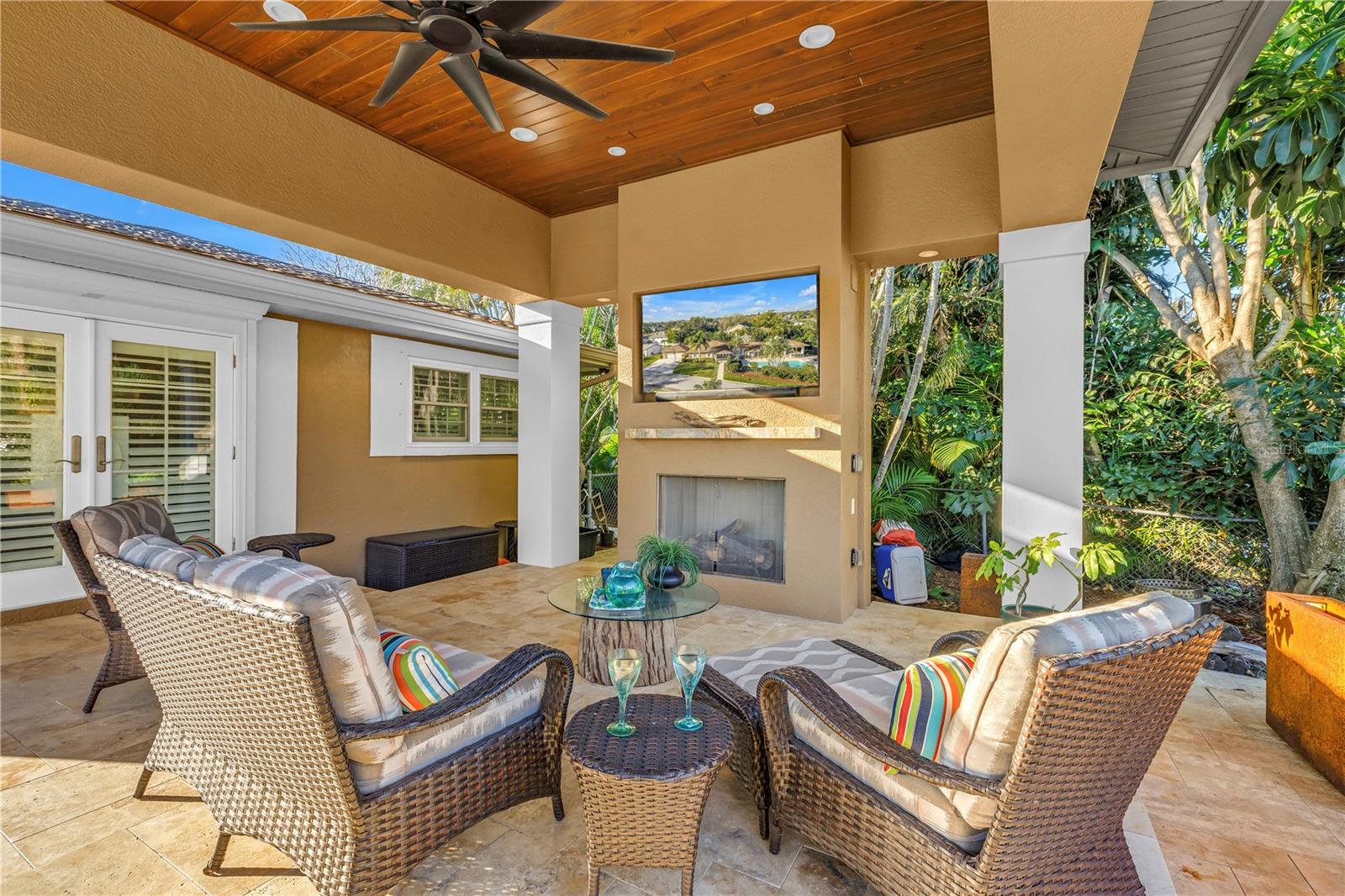 134 RIVIERA WAY NE, ST PETERSBURG, FL, 33704