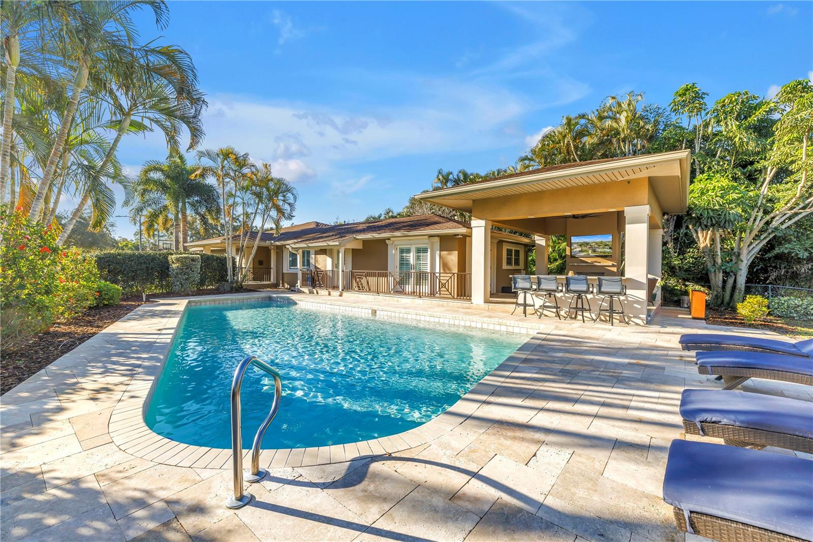 134 RIVIERA WAY NE, ST PETERSBURG, FL, 33704