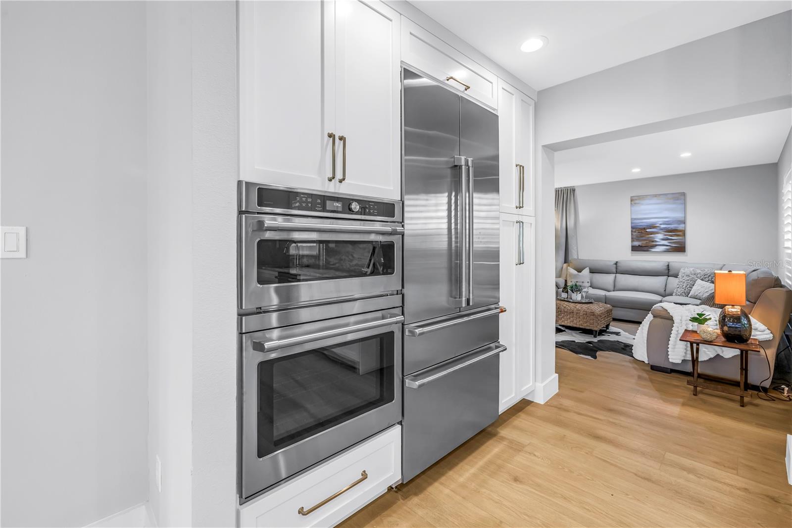 134 RIVIERA WAY NE, ST PETERSBURG, FL, 33704