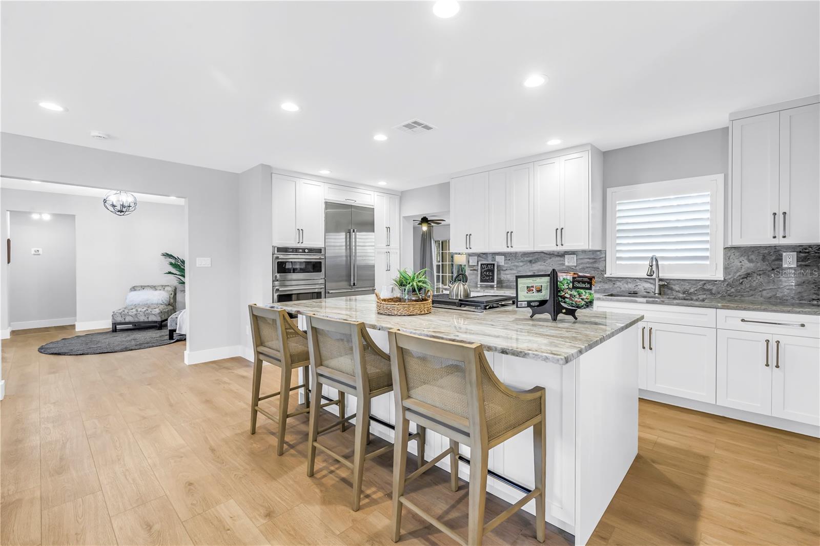 134 RIVIERA WAY NE, ST PETERSBURG, FL, 33704