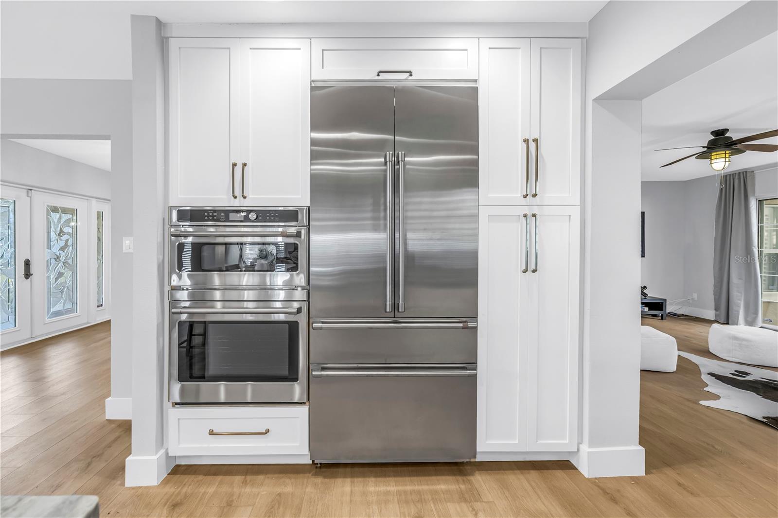 134 RIVIERA WAY NE, ST PETERSBURG, FL, 33704