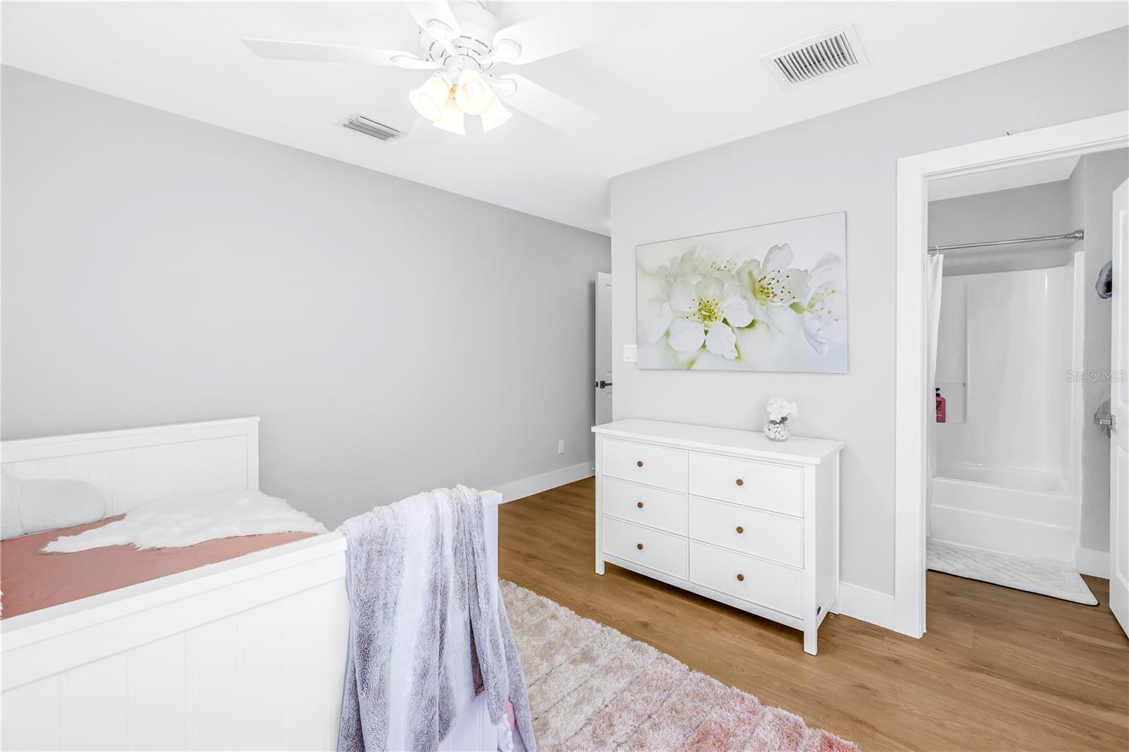 134 RIVIERA WAY NE, ST PETERSBURG, FL, 33704