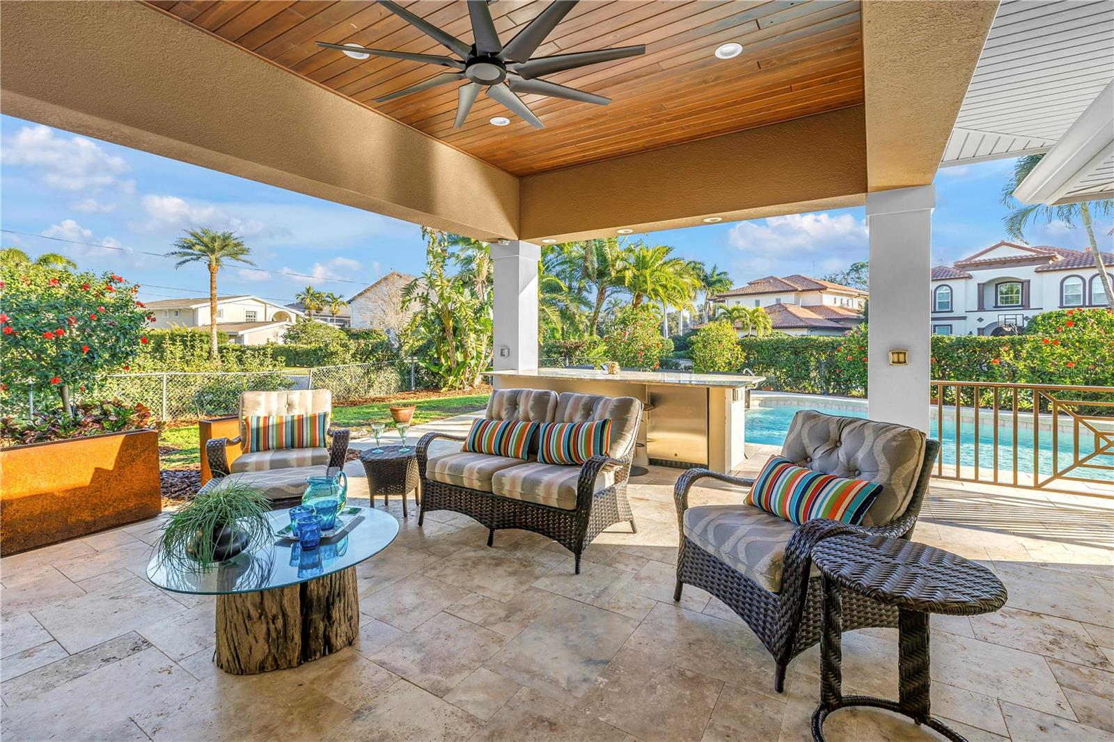 134 RIVIERA WAY NE, ST PETERSBURG, FL, 33704