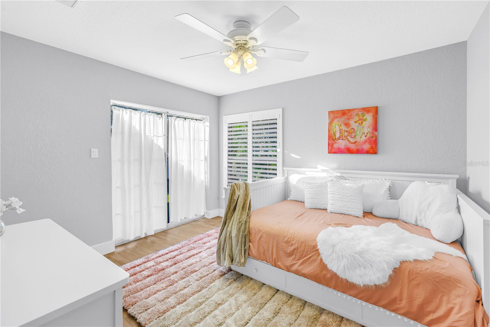 134 RIVIERA WAY NE, ST PETERSBURG, FL, 33704