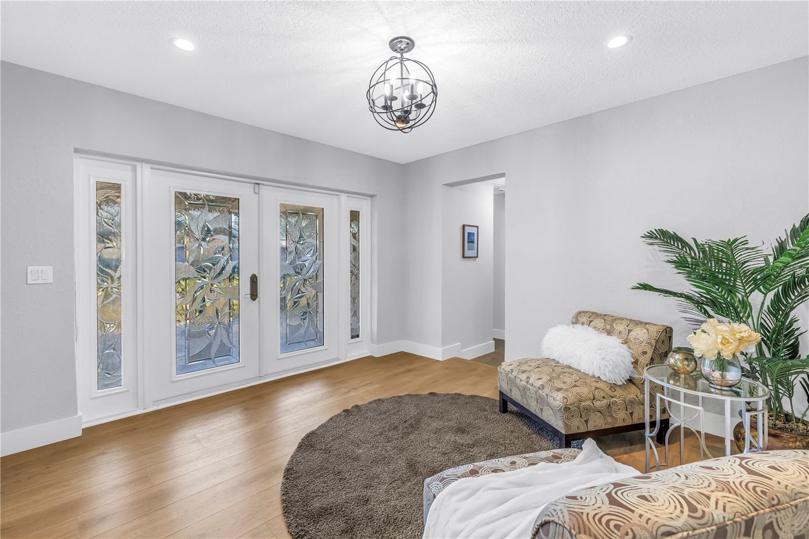 134 RIVIERA WAY NE, ST PETERSBURG, FL, 33704