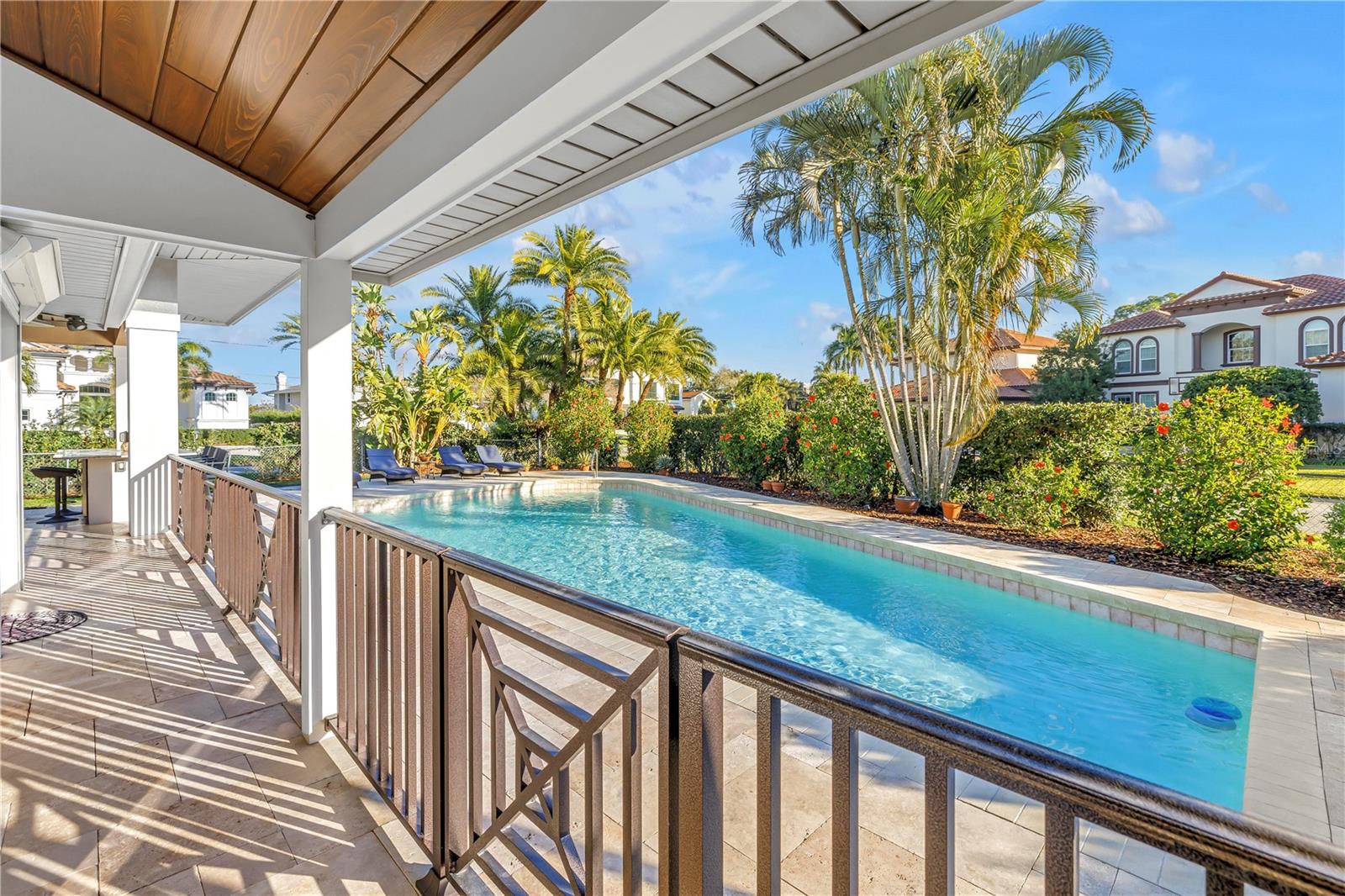 134 RIVIERA WAY NE, ST PETERSBURG, FL, 33704