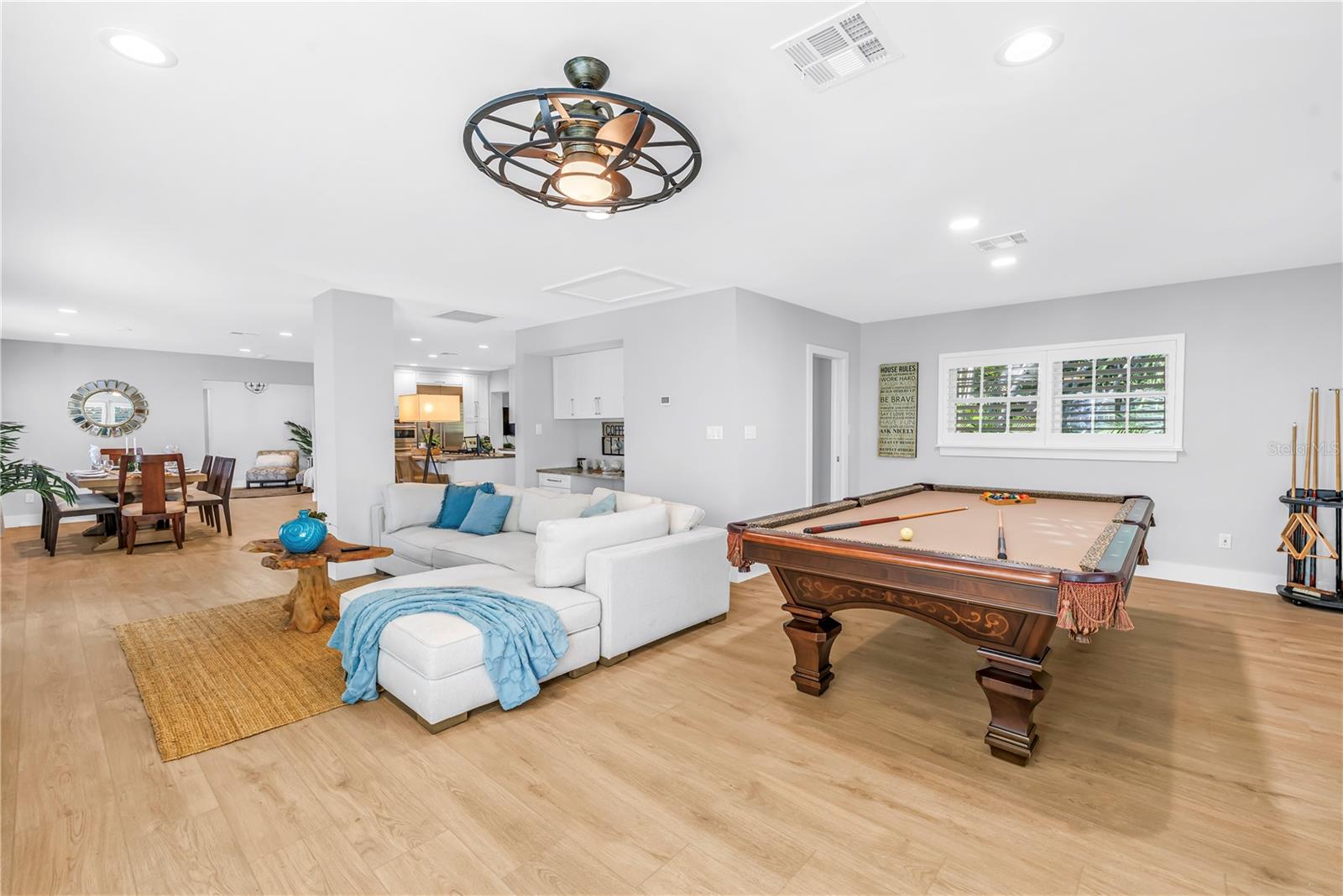 134 RIVIERA WAY NE, ST PETERSBURG, FL, 33704