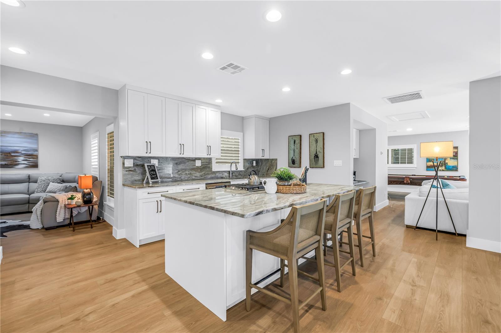 134 RIVIERA WAY NE, ST PETERSBURG, FL, 33704