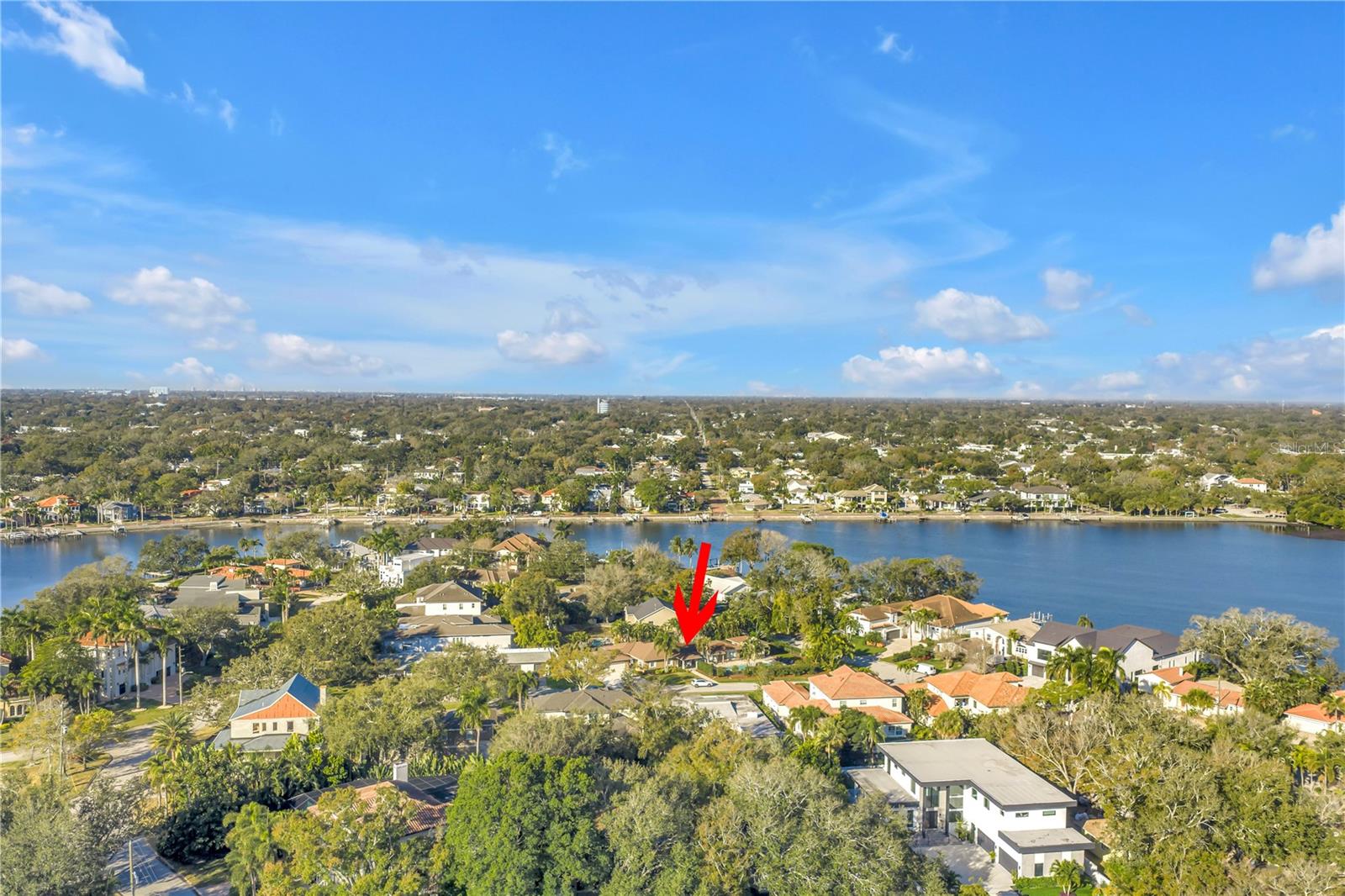 134 RIVIERA WAY NE, ST PETERSBURG, FL, 33704