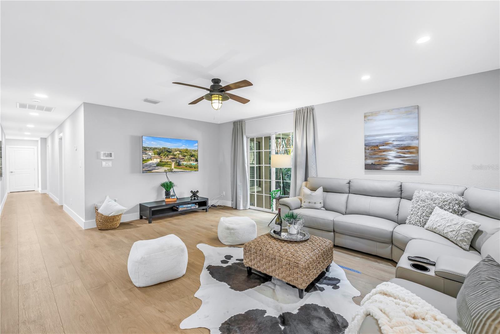 134 RIVIERA WAY NE, ST PETERSBURG, FL, 33704