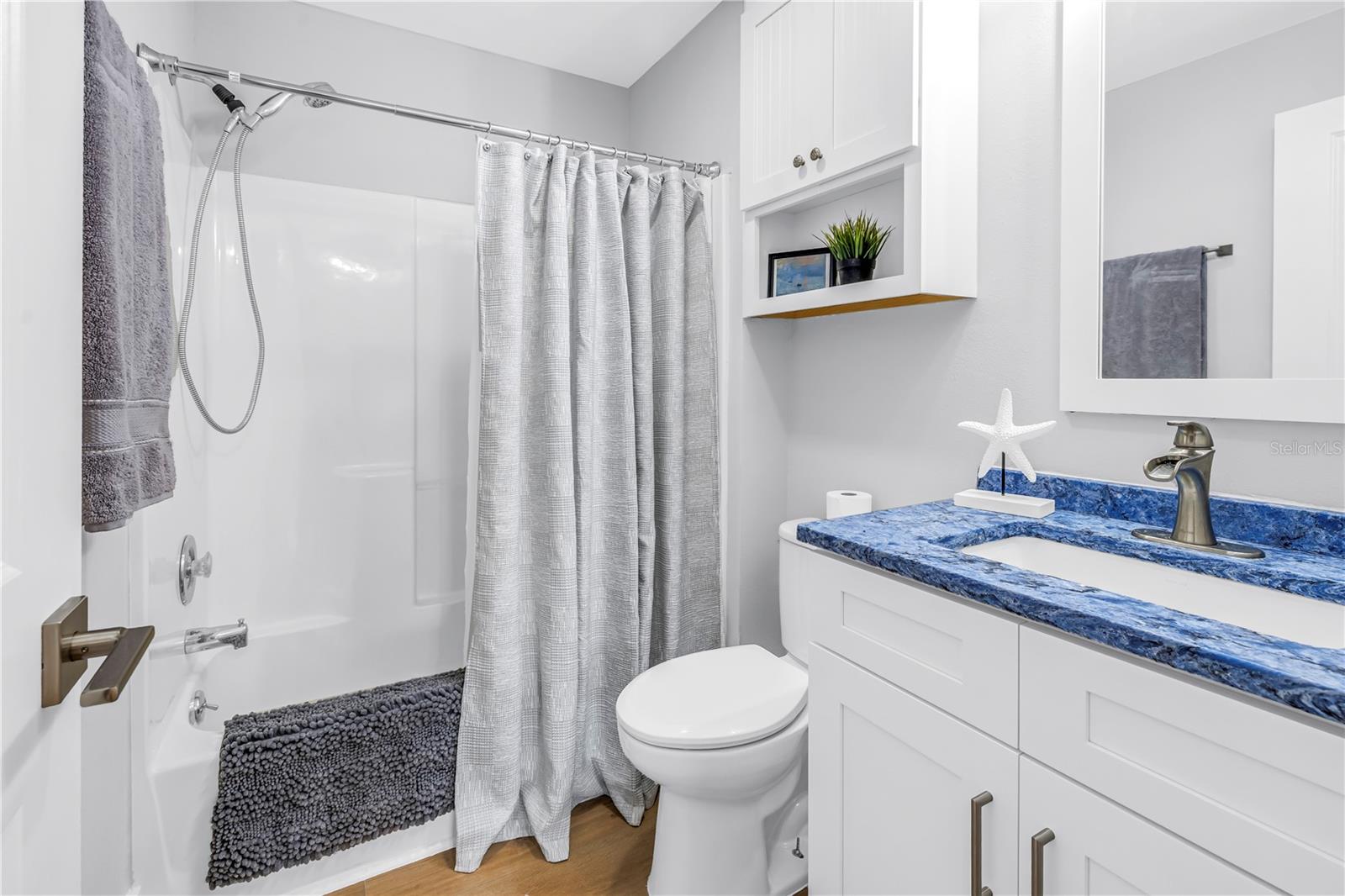 134 RIVIERA WAY NE, ST PETERSBURG, FL, 33704