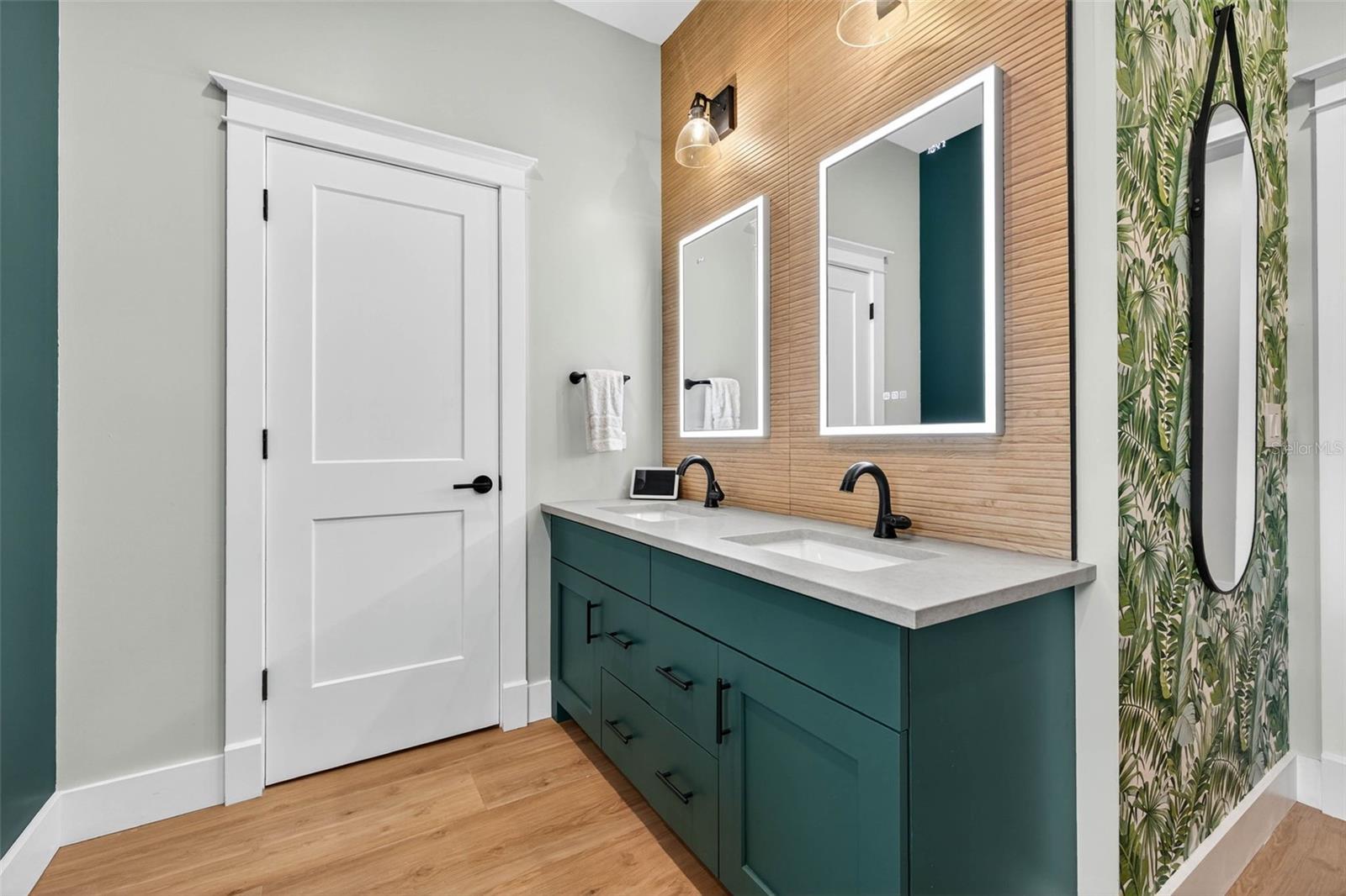 2822 BURLINGTON AVE N, ST PETERSBURG, FL, 33713