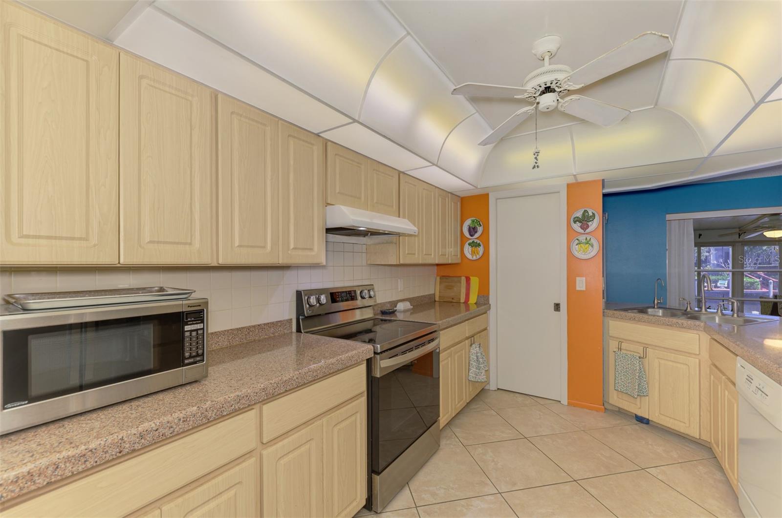 602 PORTIA ST N, NOKOMIS, FL, 34275