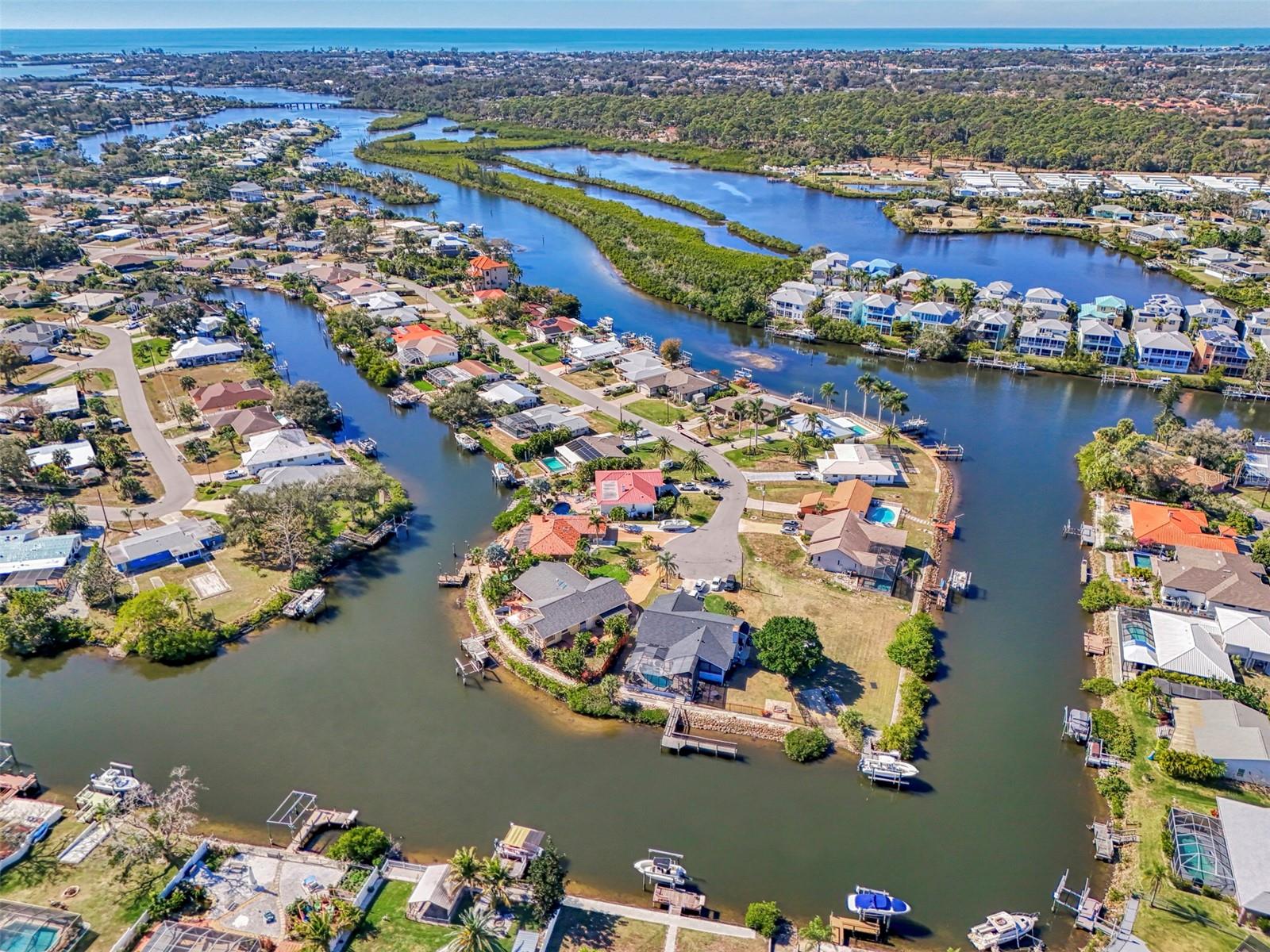 602 PORTIA ST N, NOKOMIS, FL, 34275