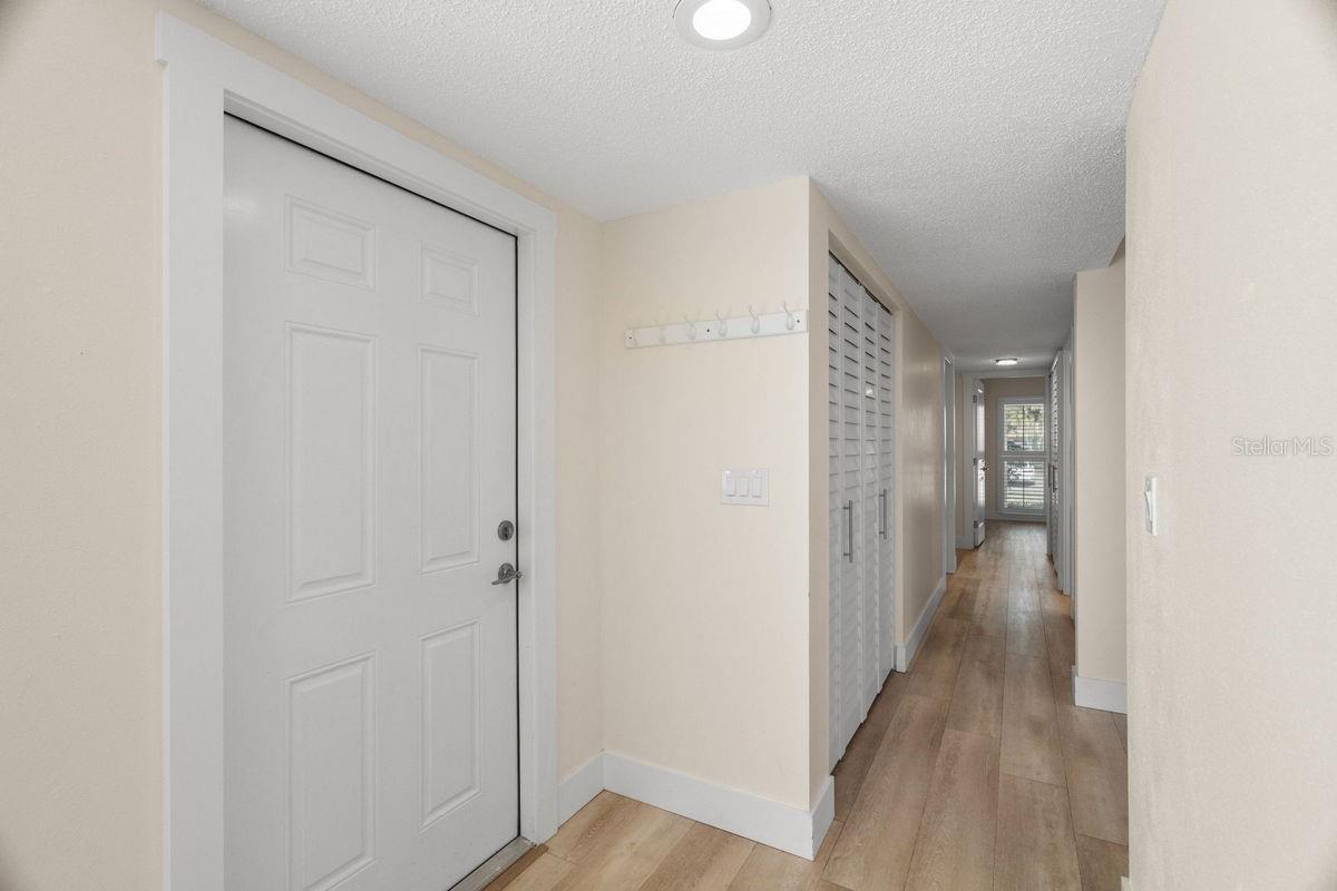 Foyer / Bedroom Hall