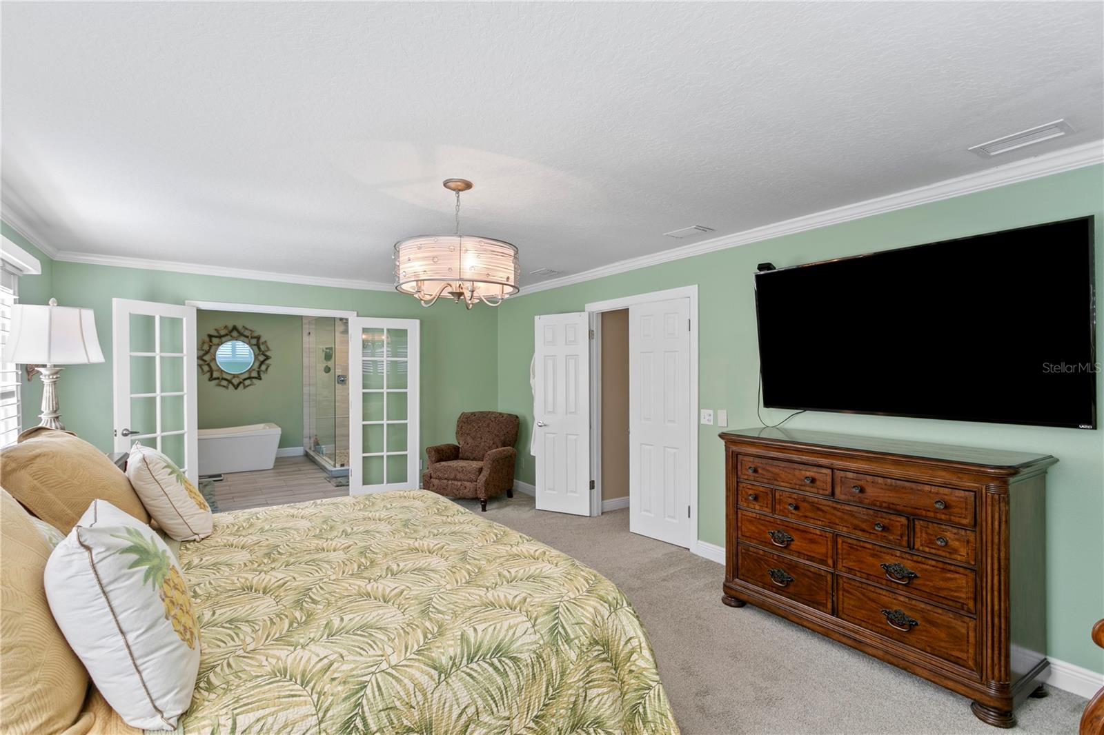 2701 W BAY AVE, TAMPA, FL, 33611