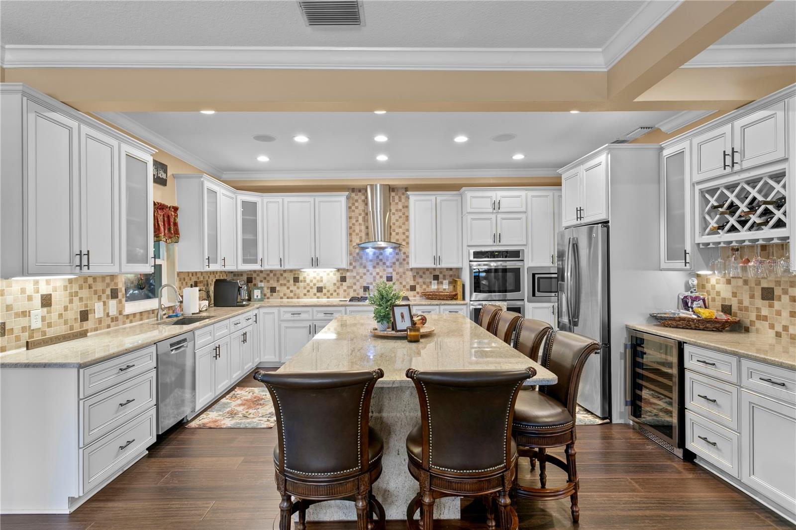 2701 W BAY AVE, TAMPA, FL, 33611