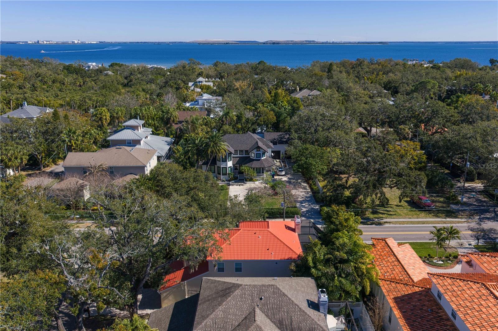 2701 W BAY AVE, TAMPA, FL, 33611