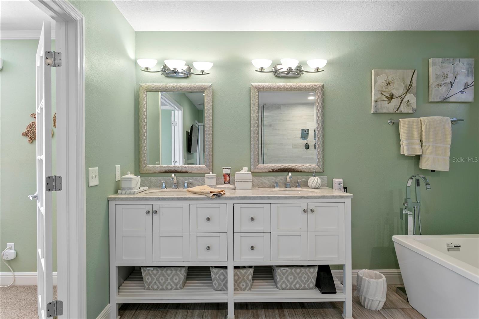 2701 W BAY AVE, TAMPA, FL, 33611