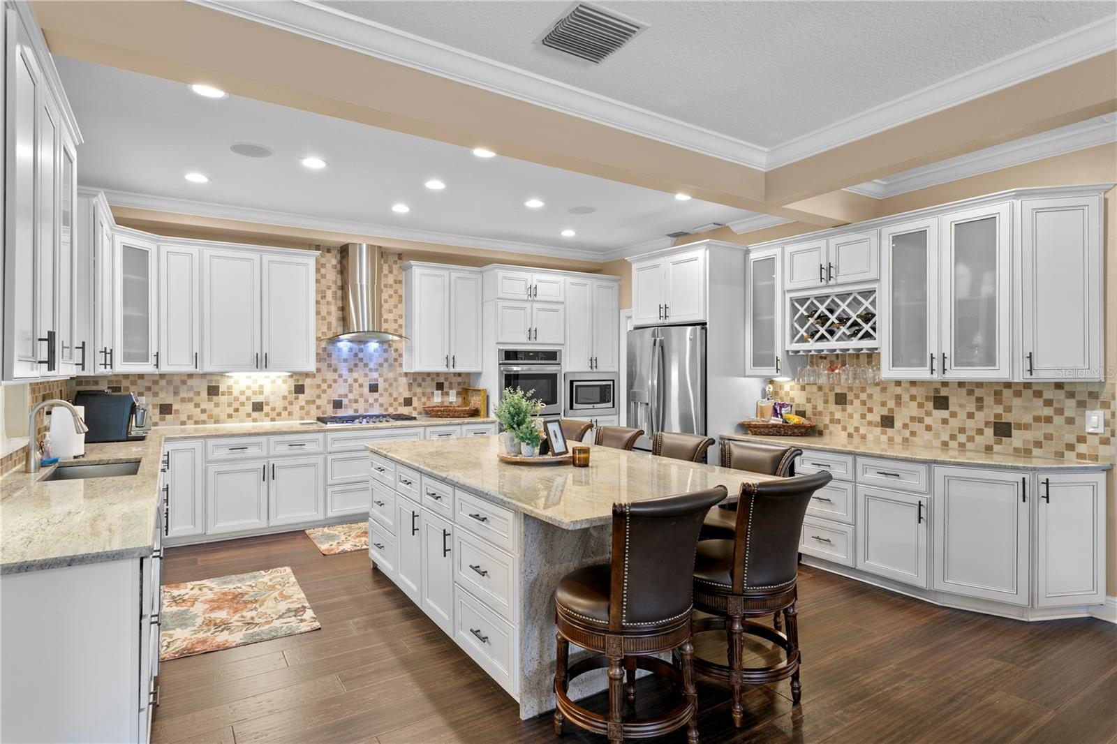 2701 W BAY AVE, TAMPA, FL, 33611