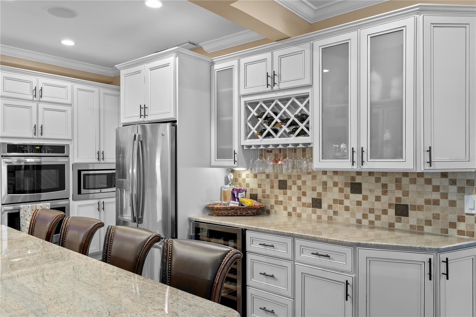 2701 W BAY AVE, TAMPA, FL, 33611