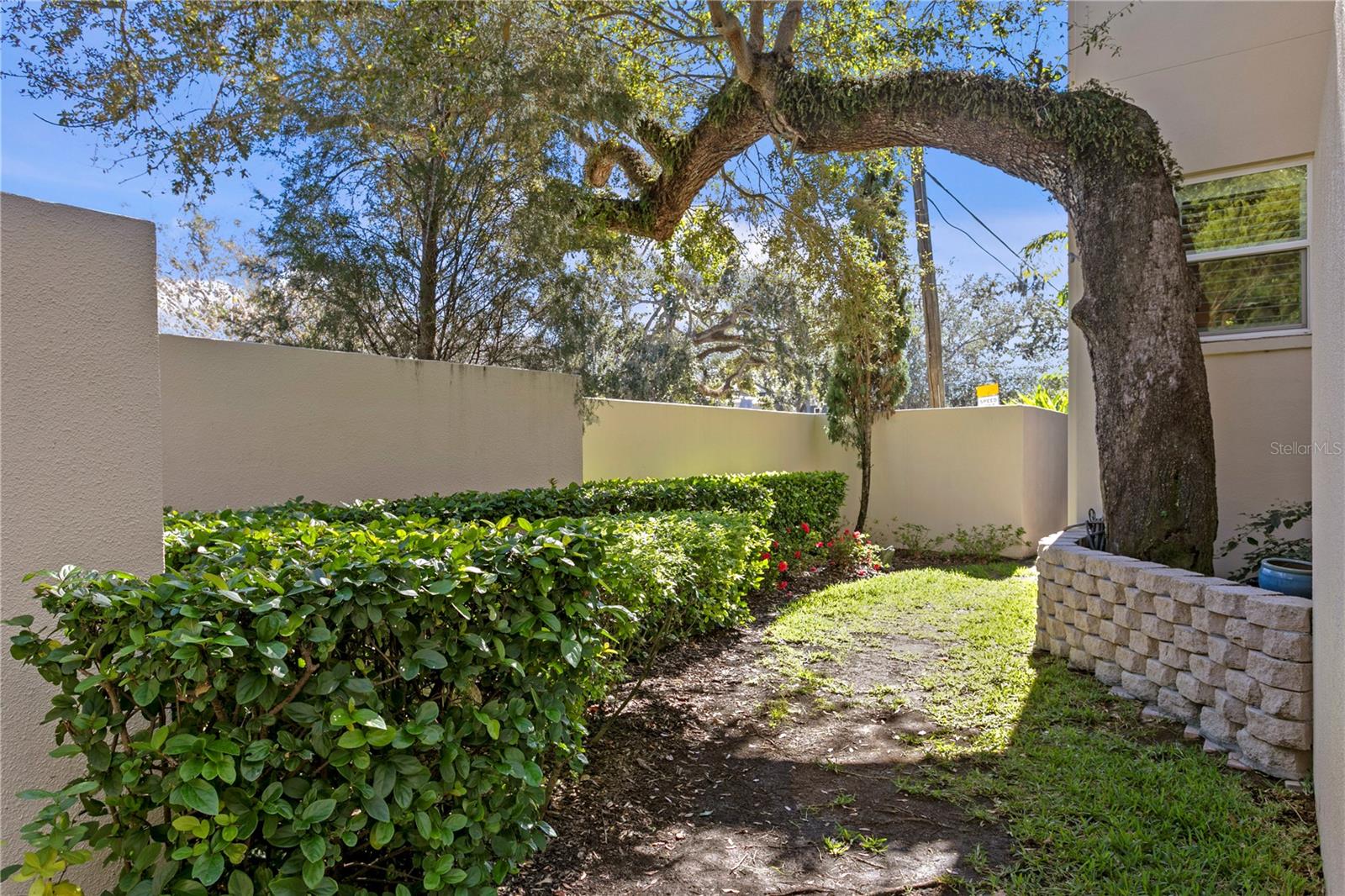 2701 W BAY AVE, TAMPA, FL, 33611