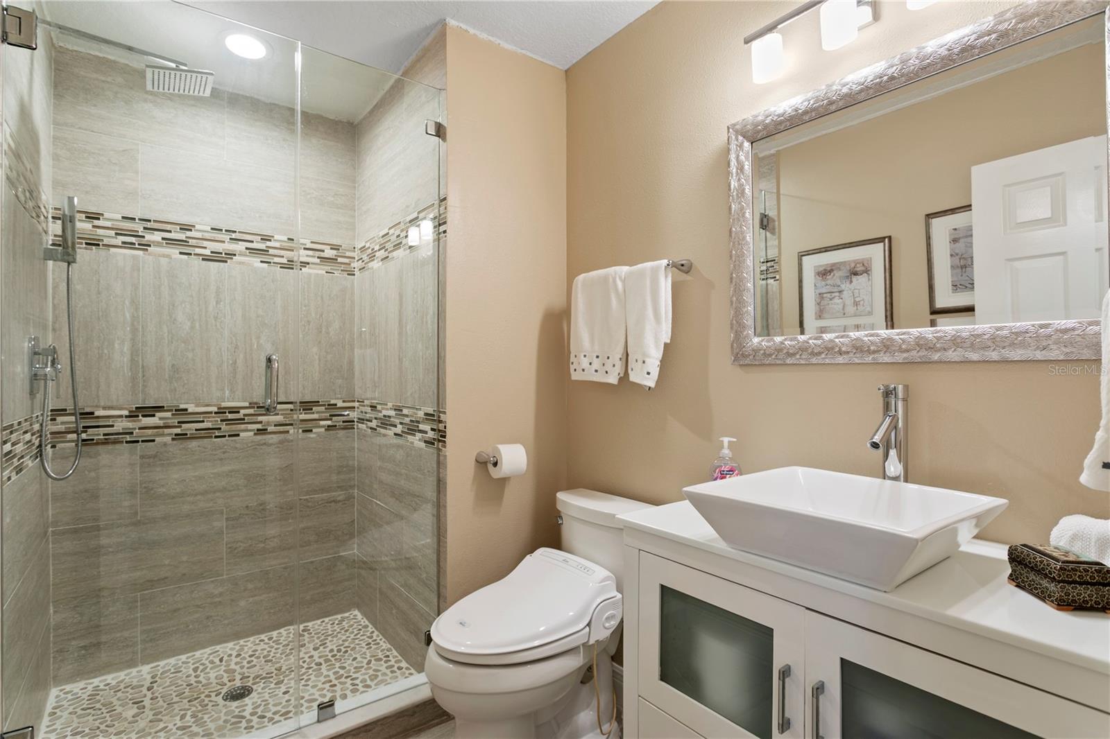 2701 W BAY AVE, TAMPA, FL, 33611