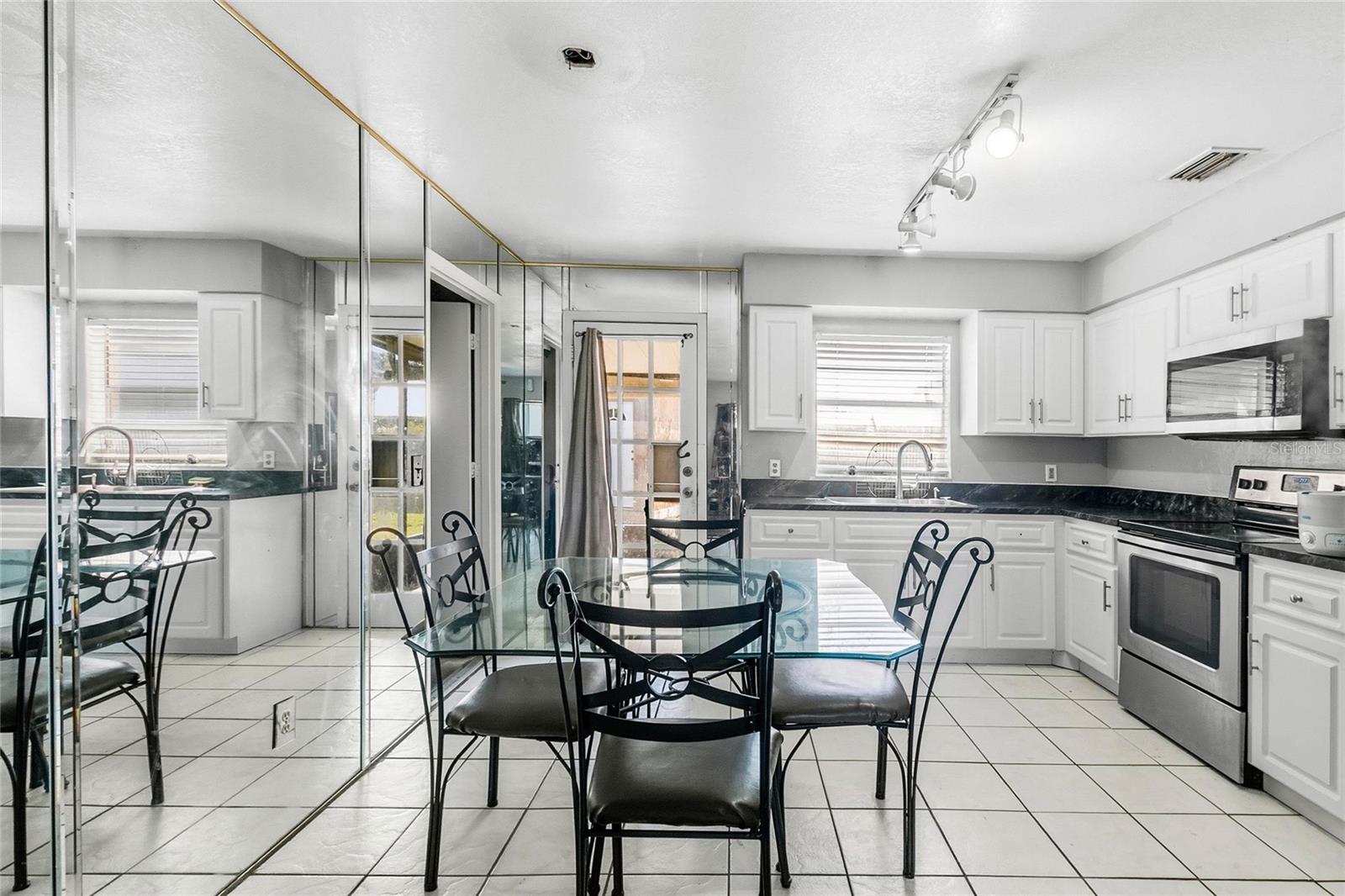 230 ROOSEVELT SQ, OVIEDO, FL, 32765