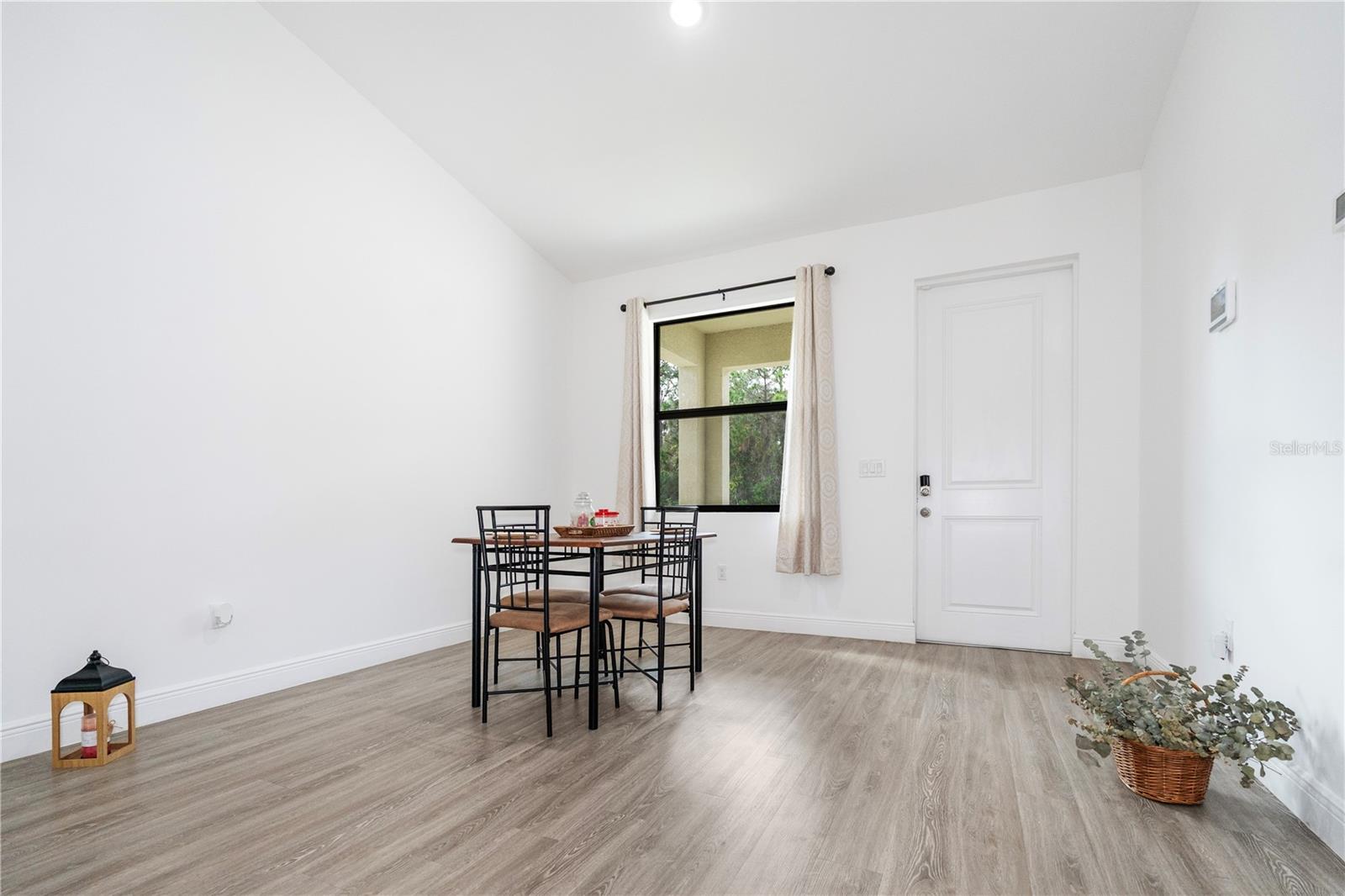 8031 SANDY CIR, LABELLE, FL, 33935