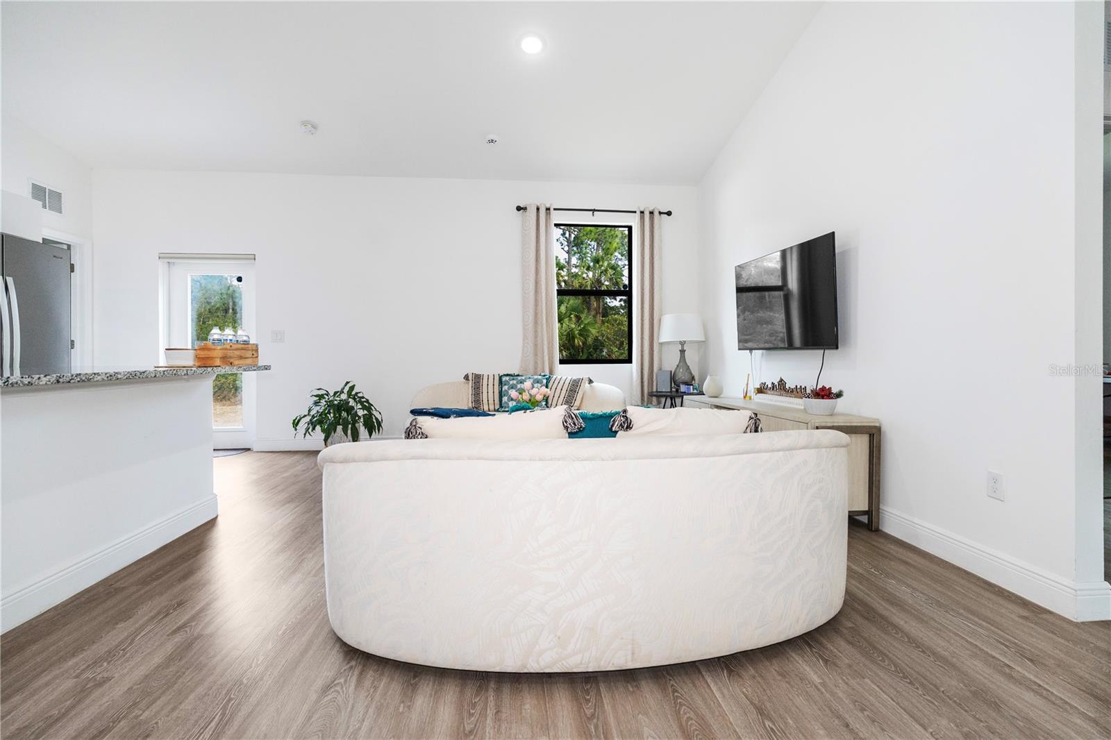 8031 SANDY CIR, LABELLE, FL, 33935