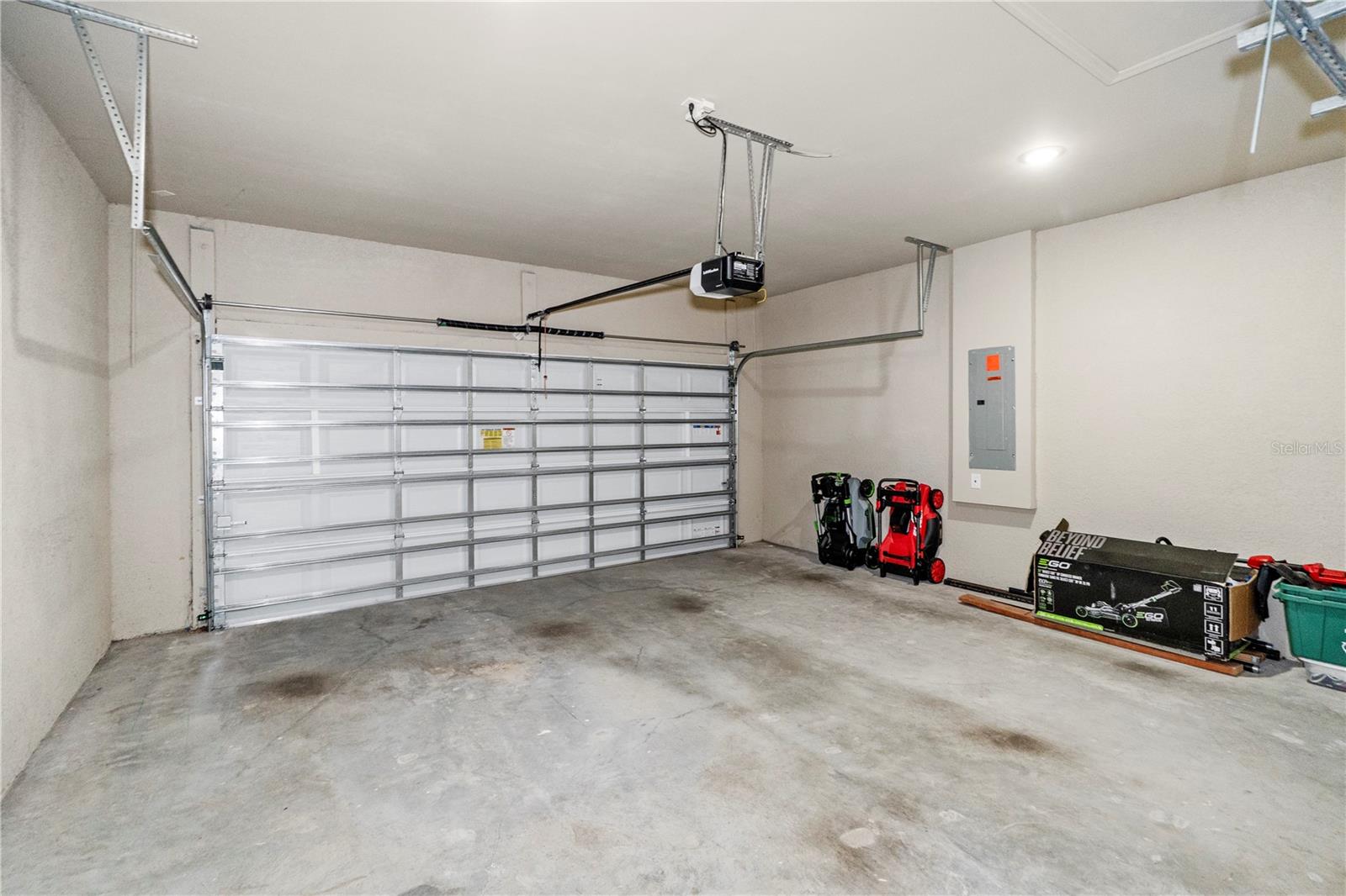 8031 SANDY CIR, LABELLE, FL, 33935