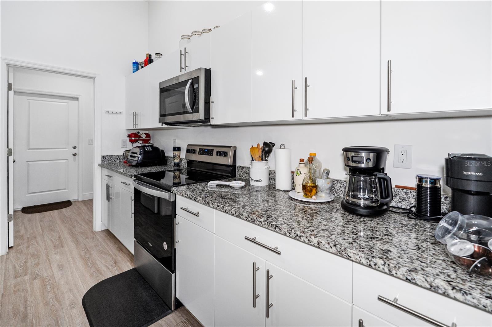 8031 SANDY CIR, LABELLE, FL, 33935