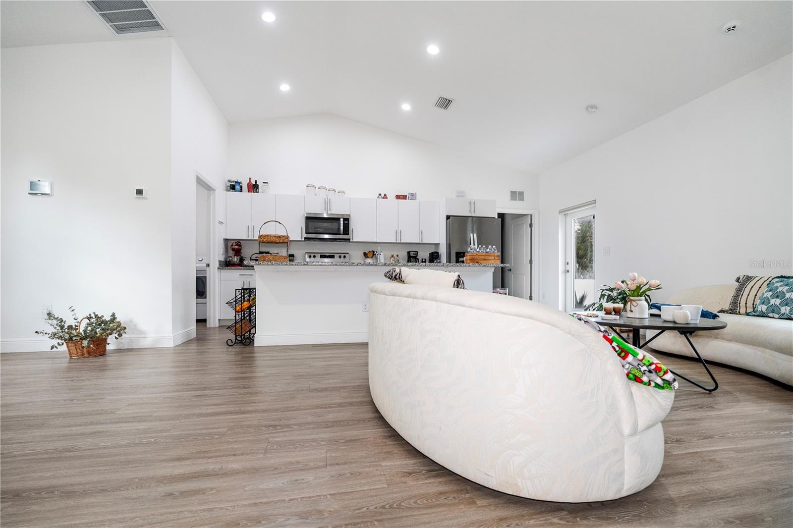 8031 SANDY CIR, LABELLE, FL, 33935