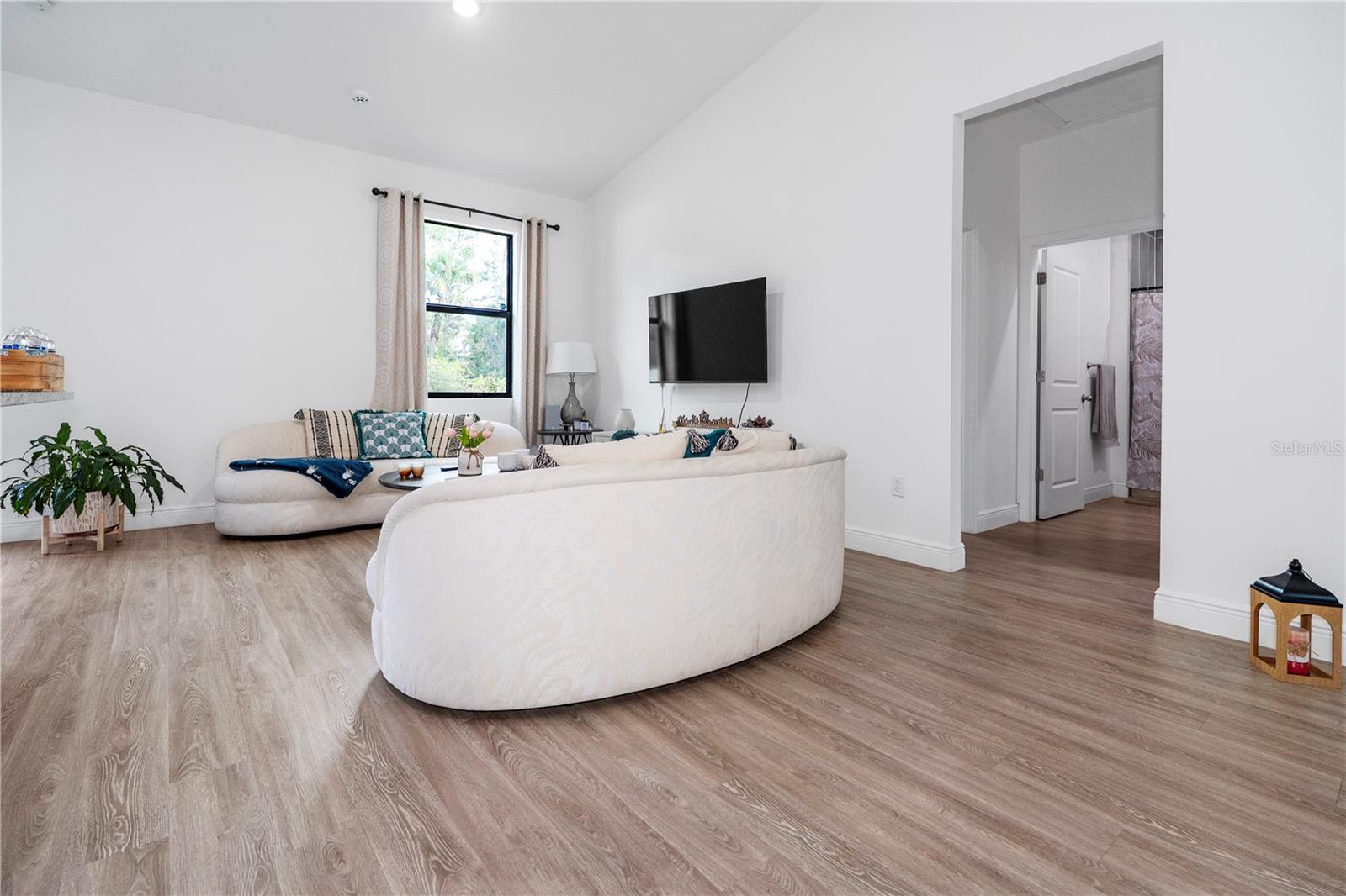 8031 SANDY CIR, LABELLE, FL, 33935