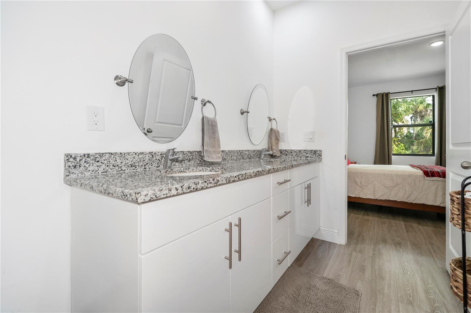 8031 SANDY CIR, LABELLE, FL, 33935