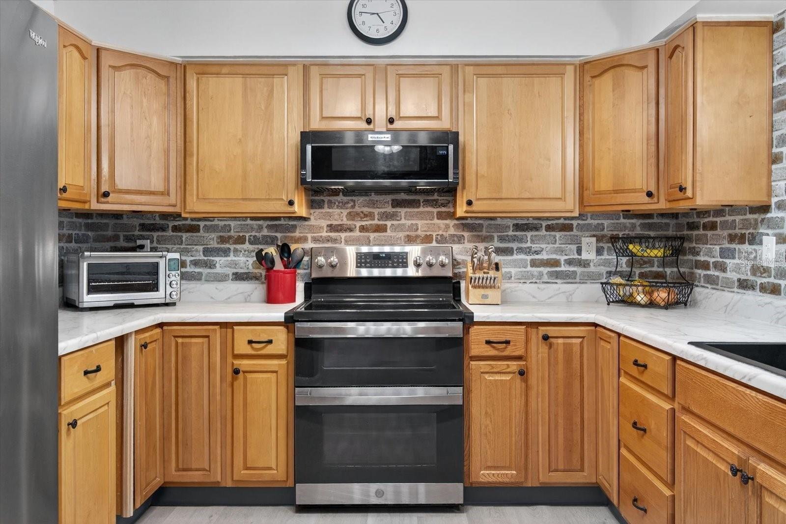 1241 S LAKE DR, CLEARWATER, FL, 33756