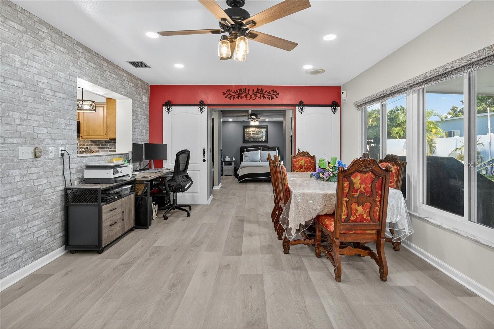 1241 S LAKE DR, CLEARWATER, FL, 33756