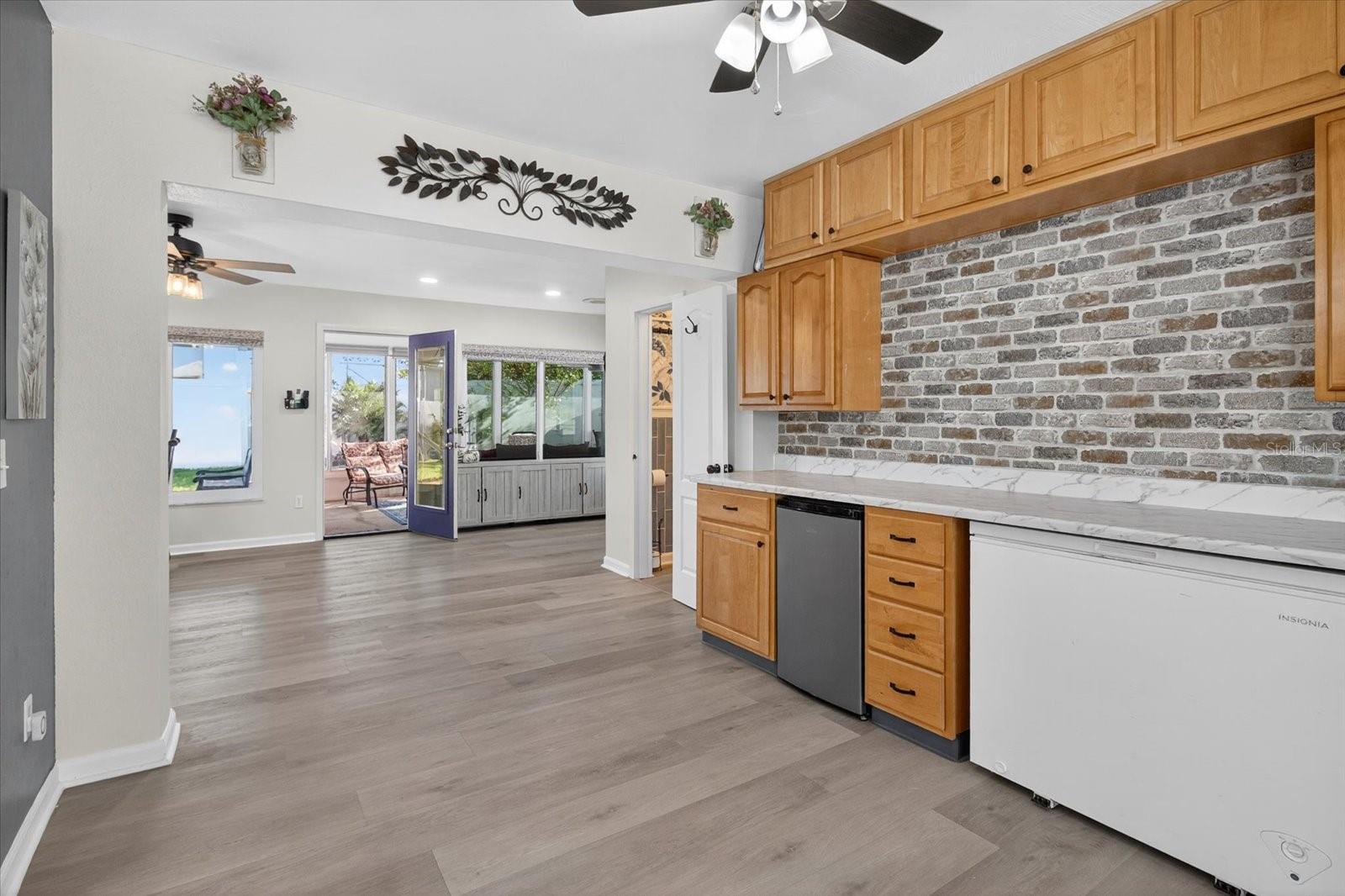 1241 S LAKE DR, CLEARWATER, FL, 33756