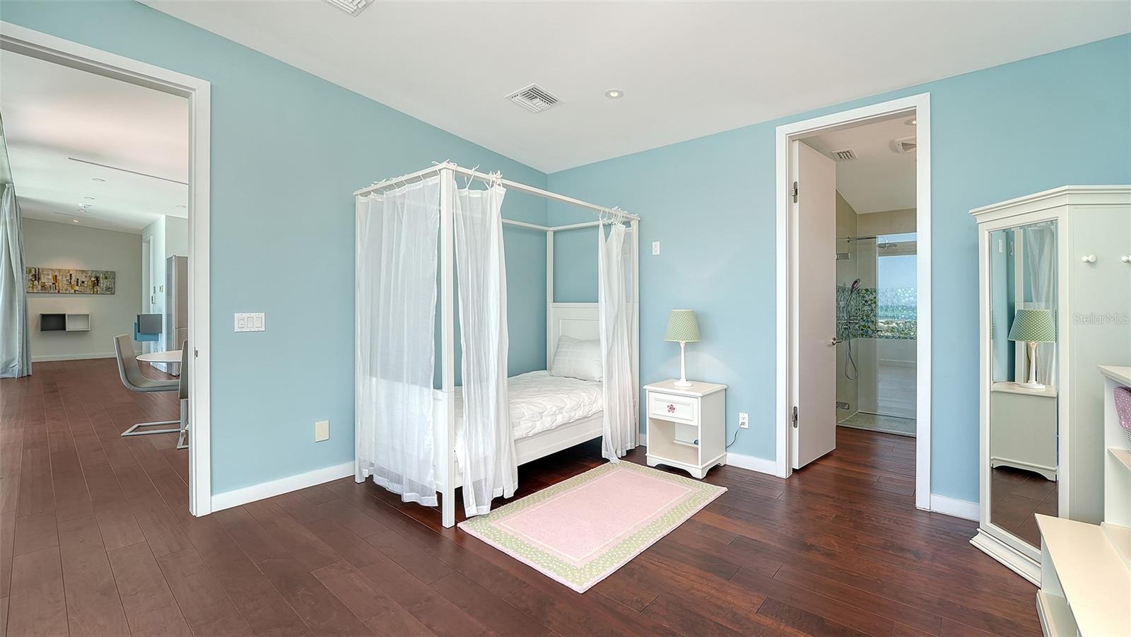 160 WHITTIER DR, SARASOTA, FL, 34236