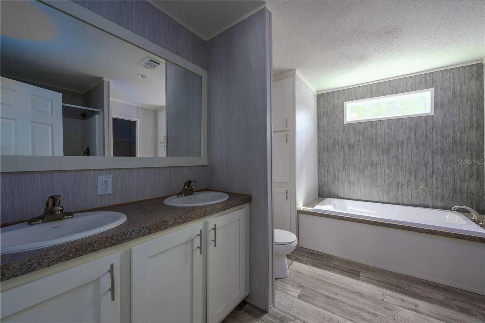 1041 NE COUNTY ROAD 125, LAWTEY, FL, 32058