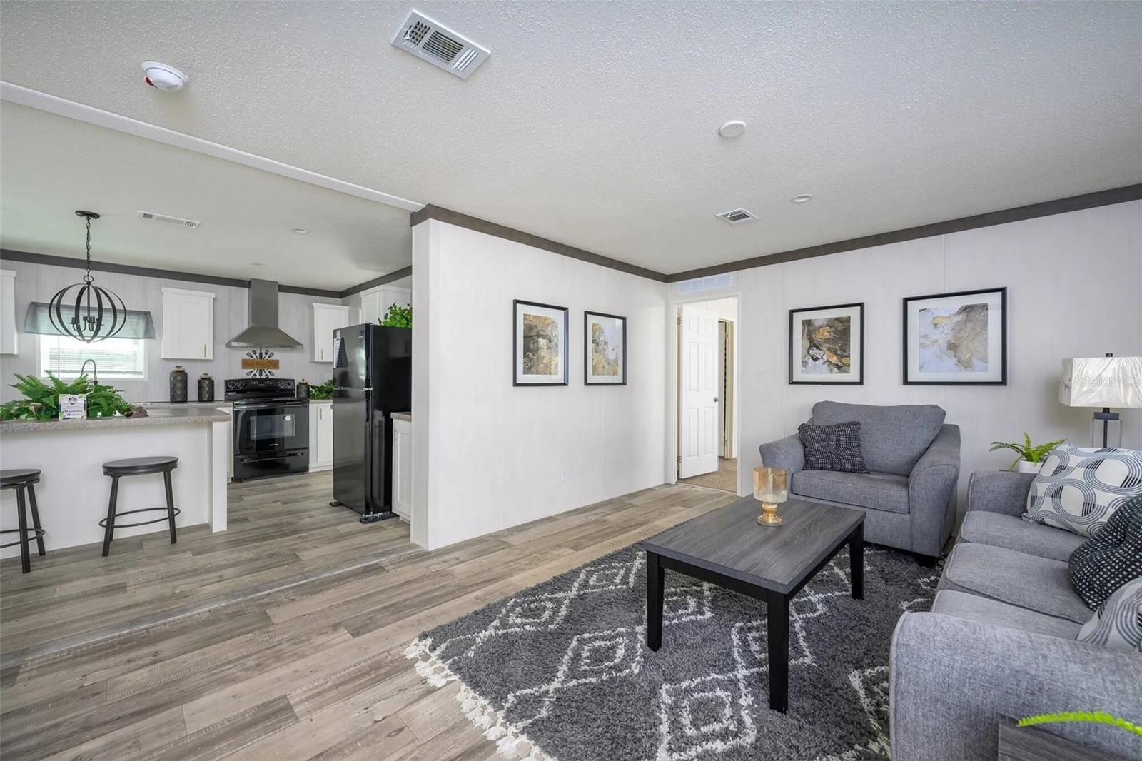 1041 NE COUNTY ROAD 125, LAWTEY, FL, 32058