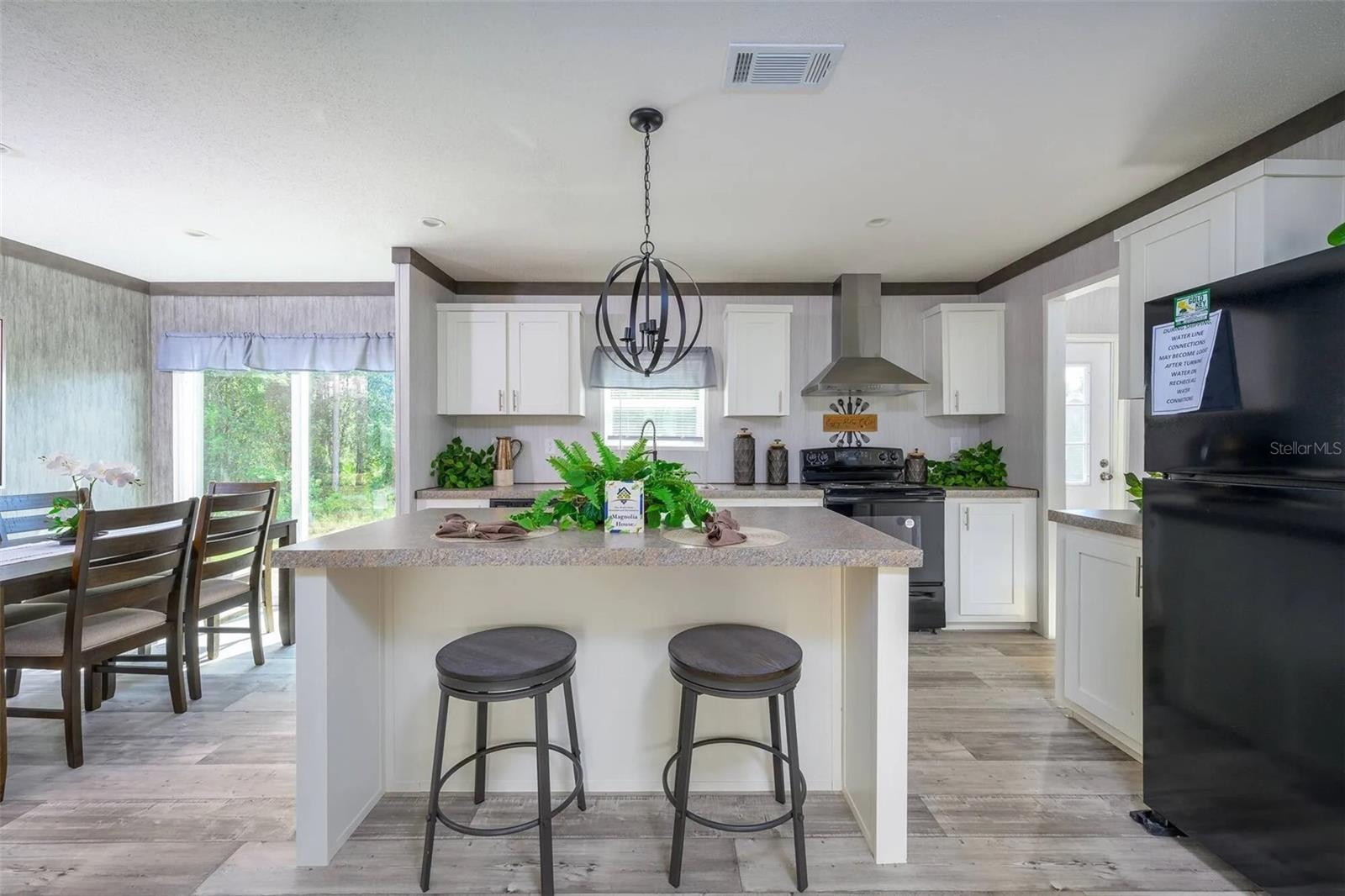 1041 NE COUNTY ROAD 125, LAWTEY, FL, 32058